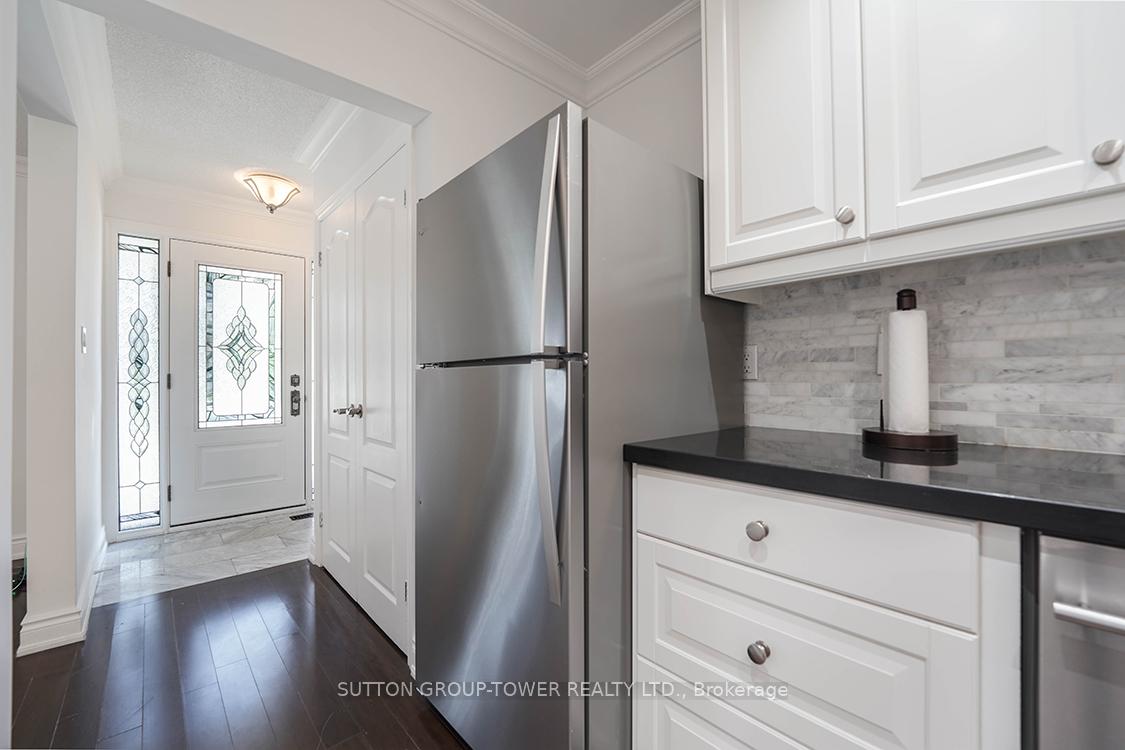 225 Park Lawn Rd, Toronto, ON M8Y3J3 | 3 Bedroom 2 Bathroom Detached House | Image 10