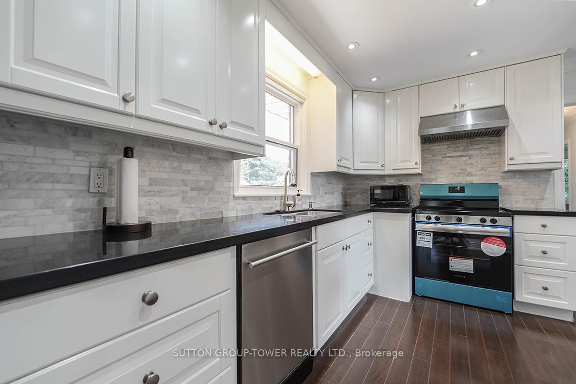 225 Park Lawn Rd, Toronto, ON M8Y3J3 | 3 Bedroom 2 Bathroom Detached House | Image 13