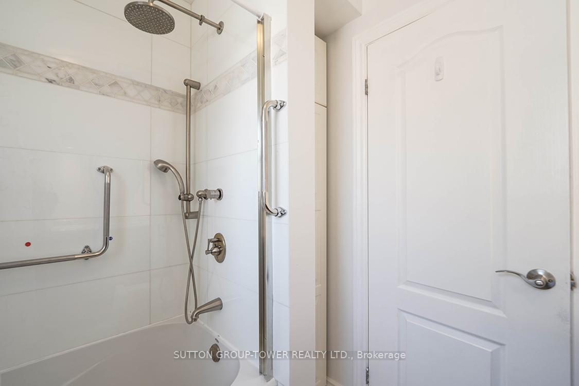 225 Park Lawn Rd, Toronto, ON M8Y3J3 | 3 Bedroom 2 Bathroom Detached House | Image 18