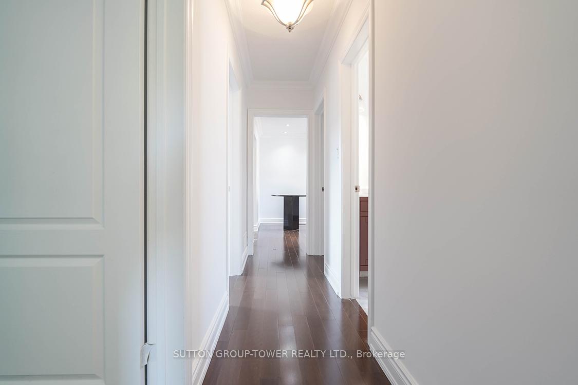 225 Park Lawn Rd, Toronto, ON M8Y3J3 | 3 Bedroom 2 Bathroom Detached House | Image 23