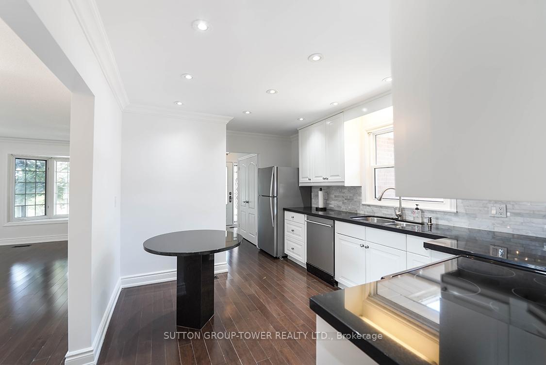 225 Park Lawn Rd, Toronto, ON M8Y3J3 | 3 Bedroom 2 Bathroom Detached House | Image 24