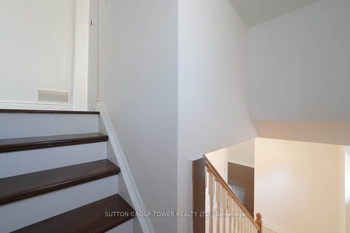 225 Park Lawn Rd, Toronto, ON M8Y3J3 | 3 Bedroom 2 Bathroom Detached House | Image 25