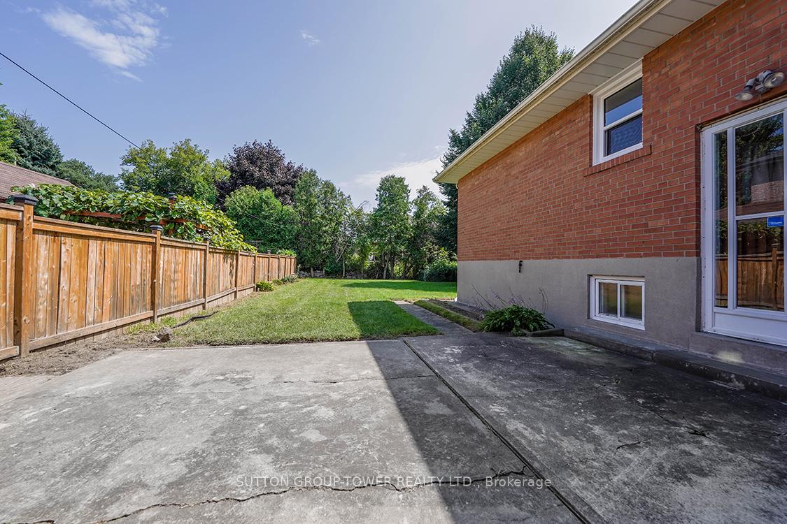 225 Park Lawn Rd, Toronto, ON M8Y3J3 | 3 Bedroom 2 Bathroom Detached House | Image 39