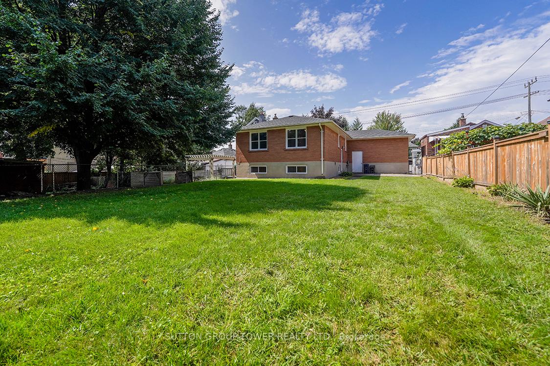 225 Park Lawn Rd, Toronto, ON M8Y3J3 | 3 Bedroom 2 Bathroom Detached House | Image 40