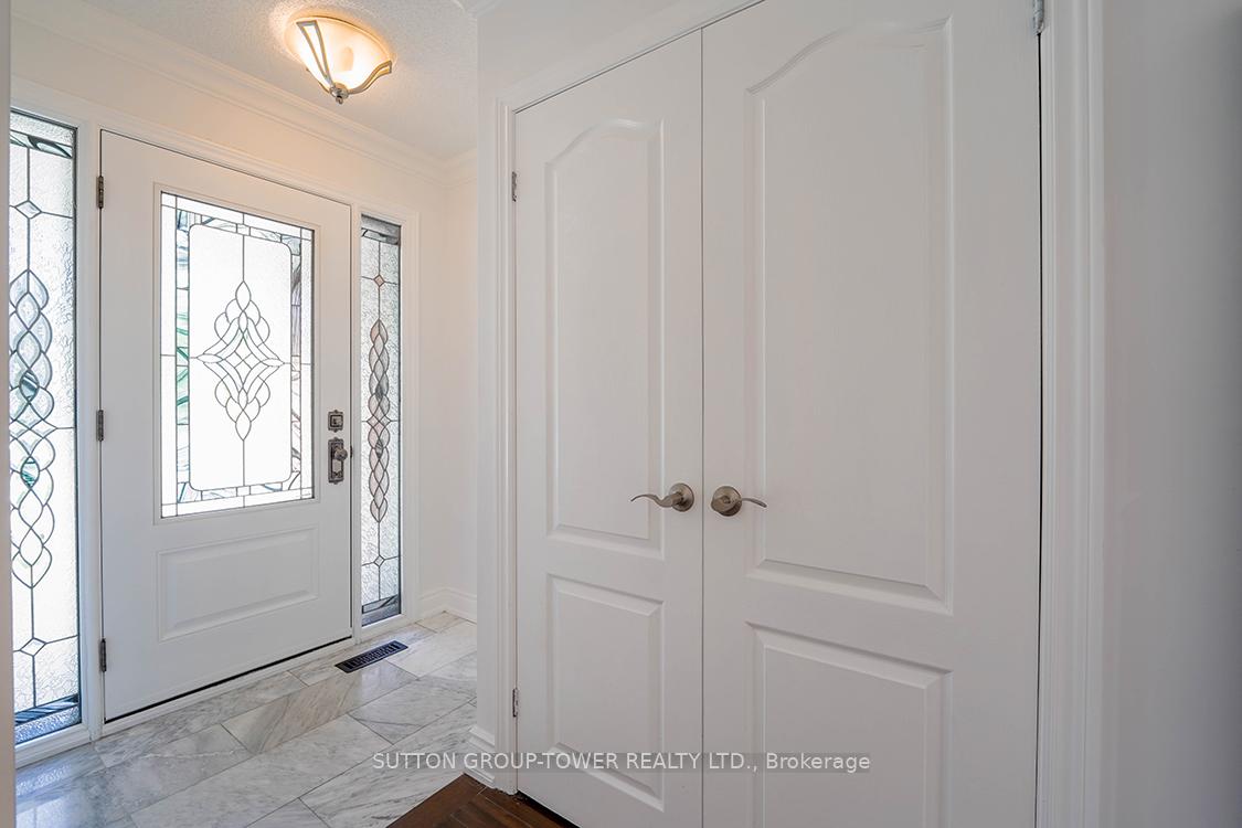 225 Park Lawn Rd, Toronto, ON M8Y3J3 | 3 Bedroom 2 Bathroom Detached House | Image 5