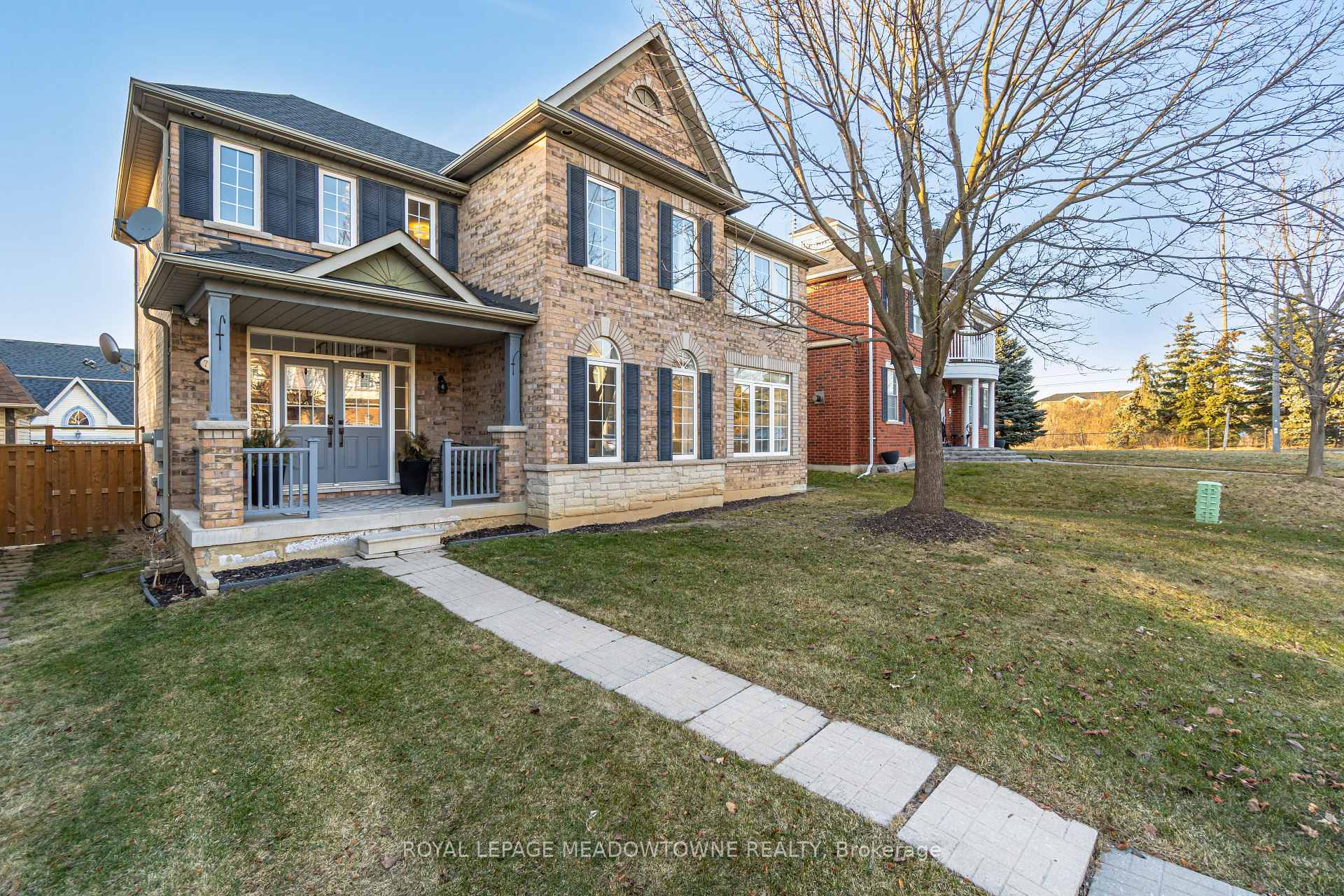 7129 Gillespie Lane, Mississauga, ON L5W1E8 | 4 Bedroom 4 Bathroom Detached House | Image 2