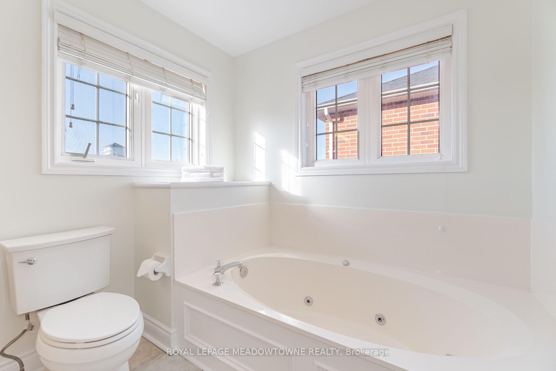 7129 Gillespie Lane, Mississauga, ON L5W1E8 | 4 Bedroom 4 Bathroom Detached House | Image 27