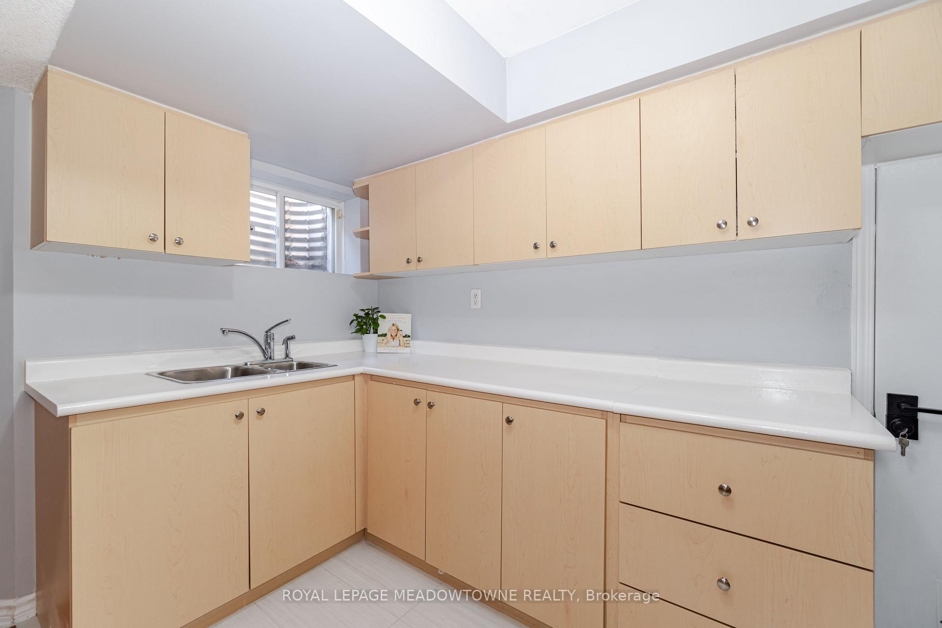 7129 Gillespie Lane, Mississauga, ON L5W1E8 | 4 Bedroom 4 Bathroom Detached House | Image 36