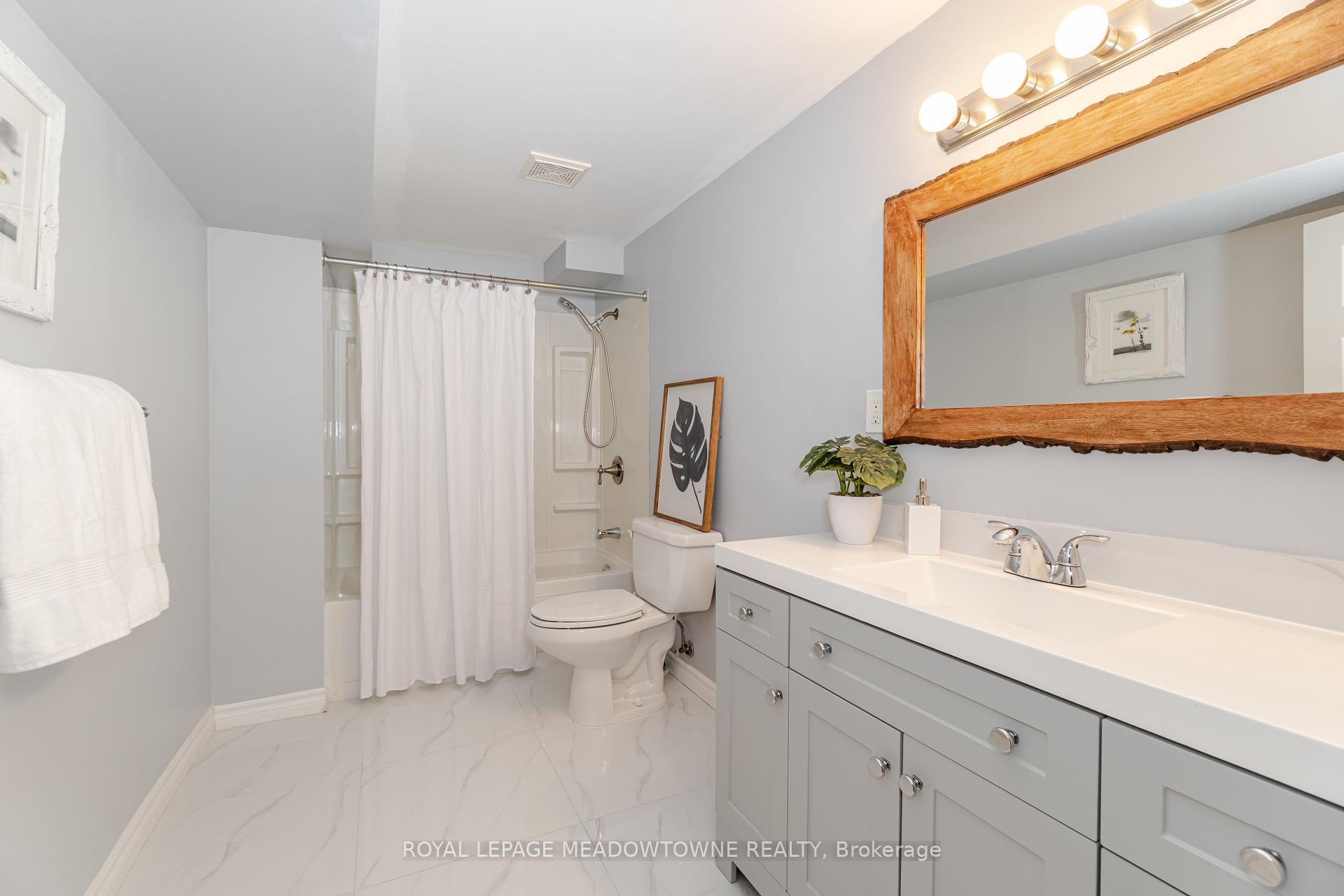 7129 Gillespie Lane, Mississauga, ON L5W1E8 | 4 Bedroom 4 Bathroom Detached House | Image 38