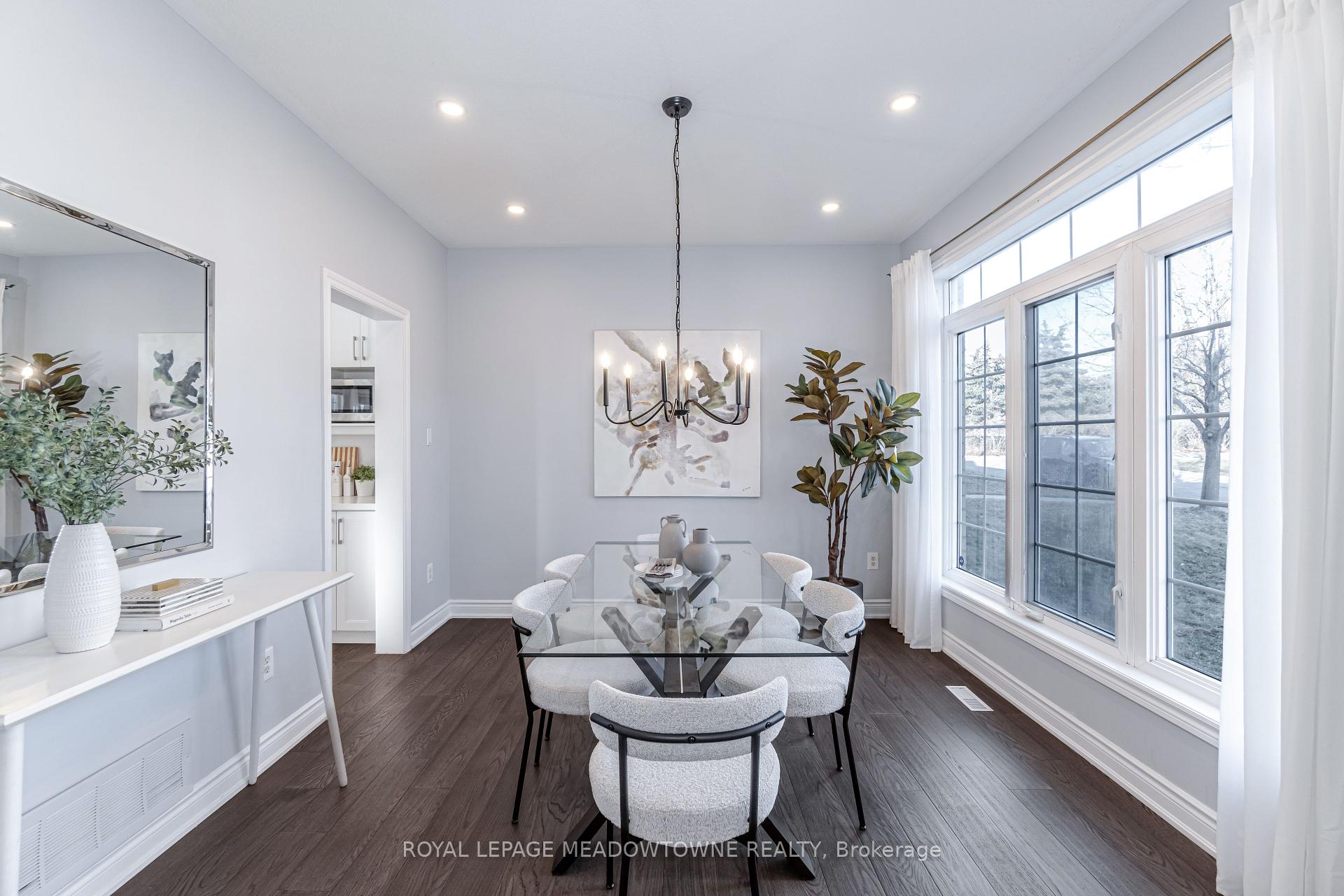 7129 Gillespie Lane, Mississauga, ON L5W1E8 | 4 Bedroom 4 Bathroom Detached House | Image 8