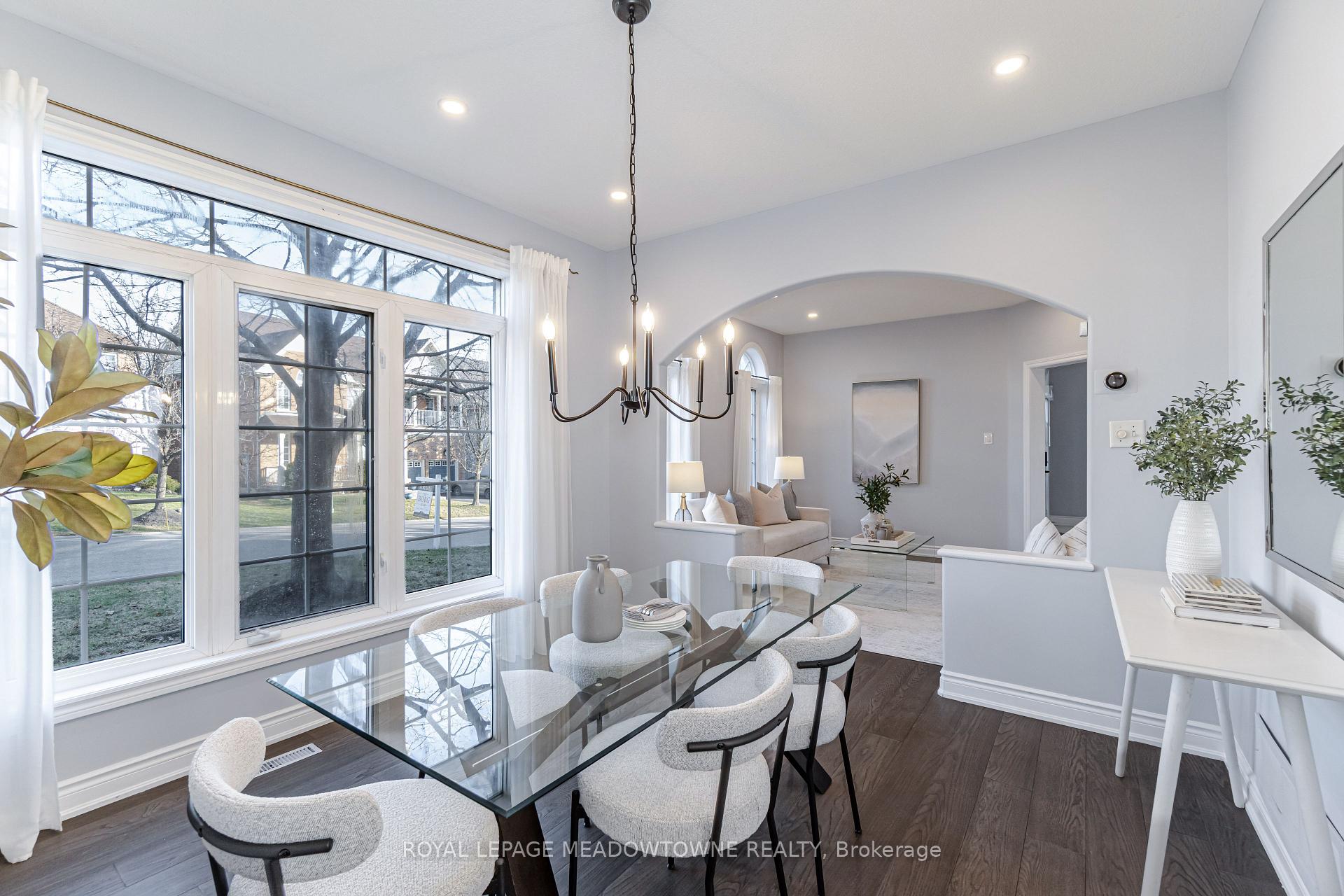 7129 Gillespie Lane, Mississauga, ON L5W1E8 | 4 Bedroom 4 Bathroom Detached House | Image 9