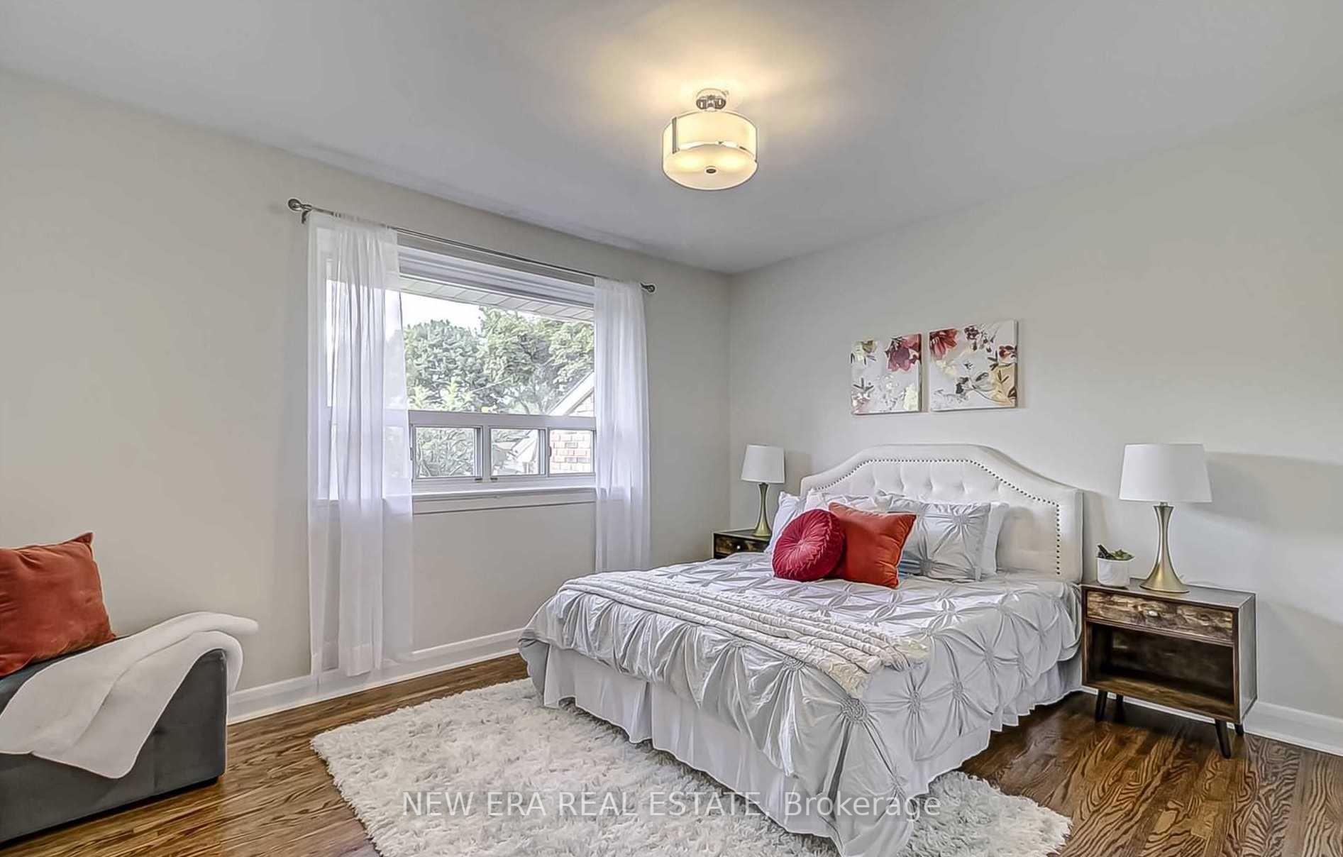 7 Greening Cres, Toronto, ON M9A1N9 | 3 Bedroom 2 Bathroom Detached House | Image 10