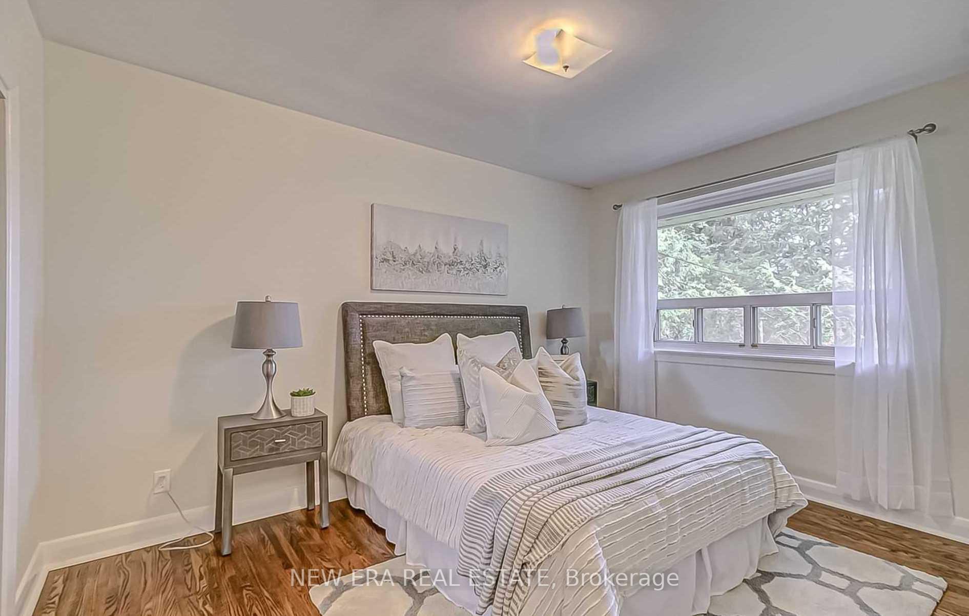 7 Greening Cres, Toronto, ON M9A1N9 | 3 Bedroom 2 Bathroom Detached House | Image 13