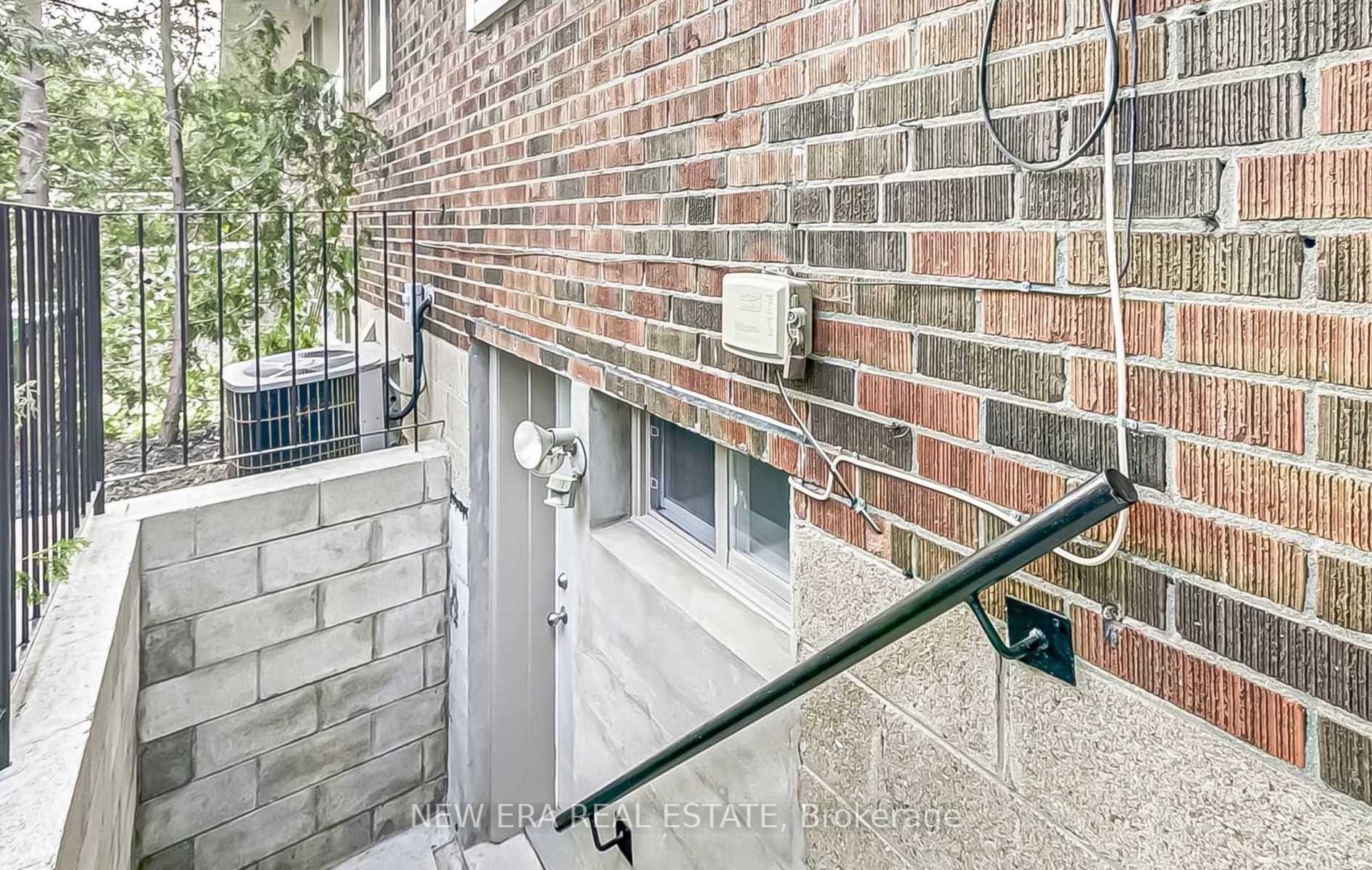 7 Greening Cres, Toronto, ON M9A1N9 | 3 Bedroom 2 Bathroom Detached House | Image 19
