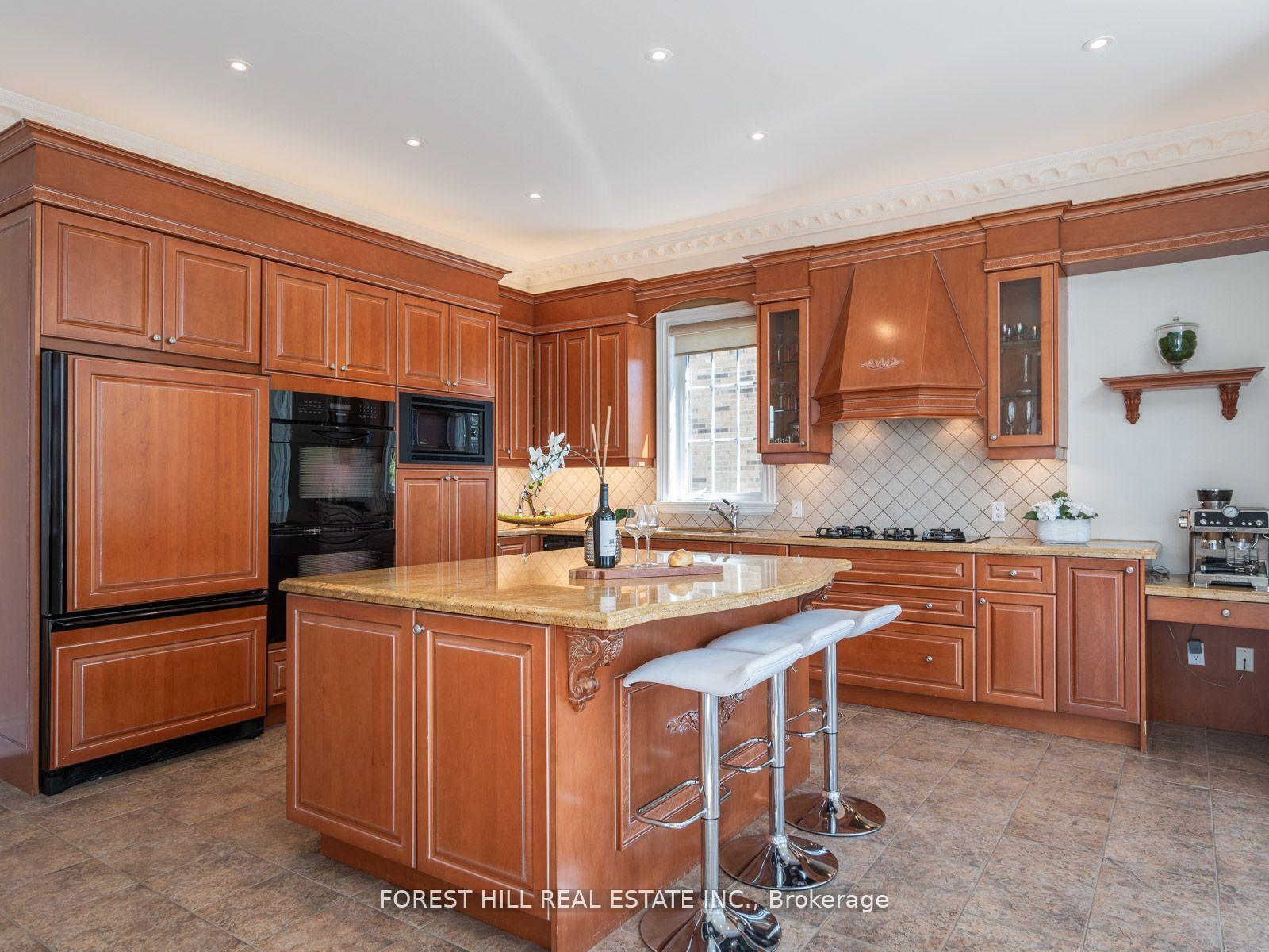 18 Highland Hill, Toronto, ON M6A2P8 | 4 Bedroom 5 Bathroom Detached House | Image 10