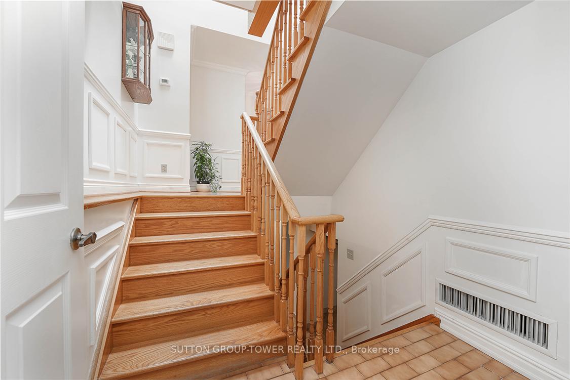 372 Glen Park Ave, Toronto, ON M6B2E5 | 4 Bedroom 3 Bathroom Detached House | Image 12