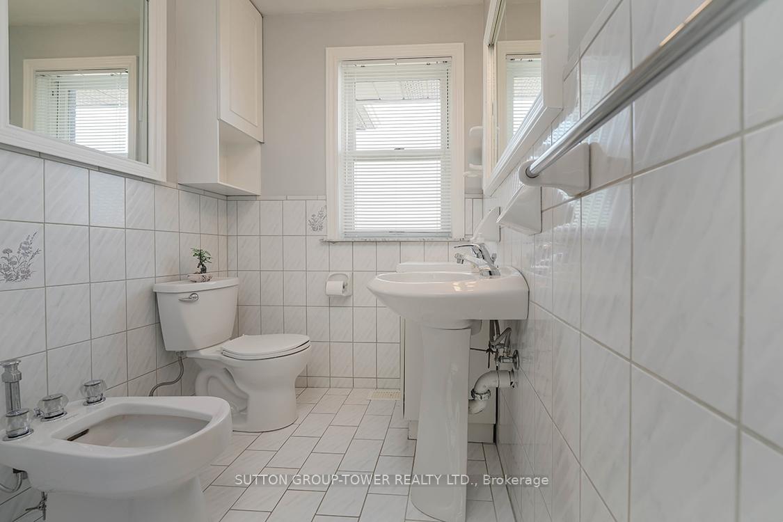 372 Glen Park Ave, Toronto, ON M6B2E5 | 4 Bedroom 3 Bathroom Detached House | Image 25