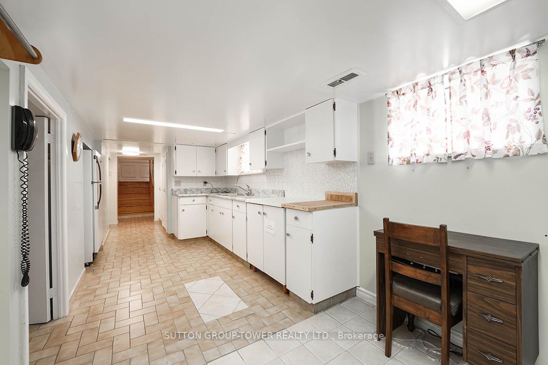 372 Glen Park Ave, Toronto, ON M6B2E5 | 4 Bedroom 3 Bathroom Detached House | Image 31