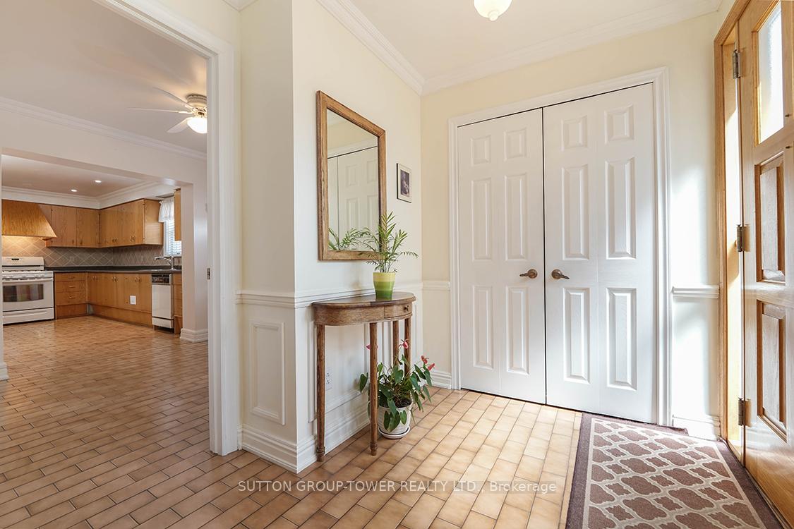 372 Glen Park Ave, Toronto, ON M6B2E5 | 4 Bedroom 3 Bathroom Detached House | Image 5