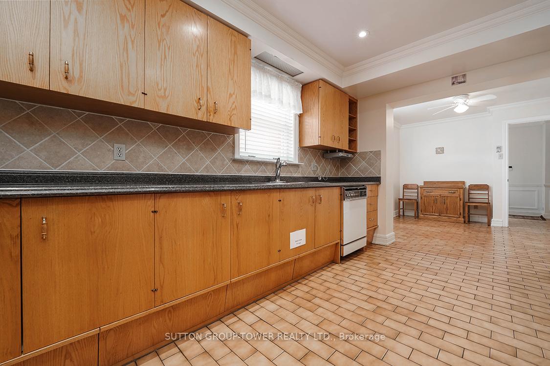 372 Glen Park Ave, Toronto, ON M6B2E5 | 4 Bedroom 3 Bathroom Detached House | Image 7