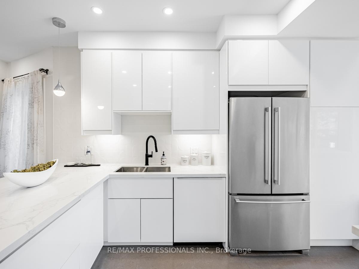 1251 Dufferin St, Toronto, ON M6H4C2 | 3 Bedroom 3 Bathroom Semi-Detached House | Image 11