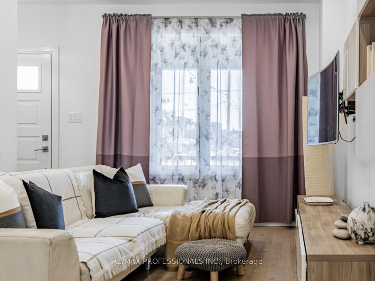 1251 Dufferin St, Toronto, ON M6H4C2 | 3 Bedroom 3 Bathroom Semi-Detached House | Image 27