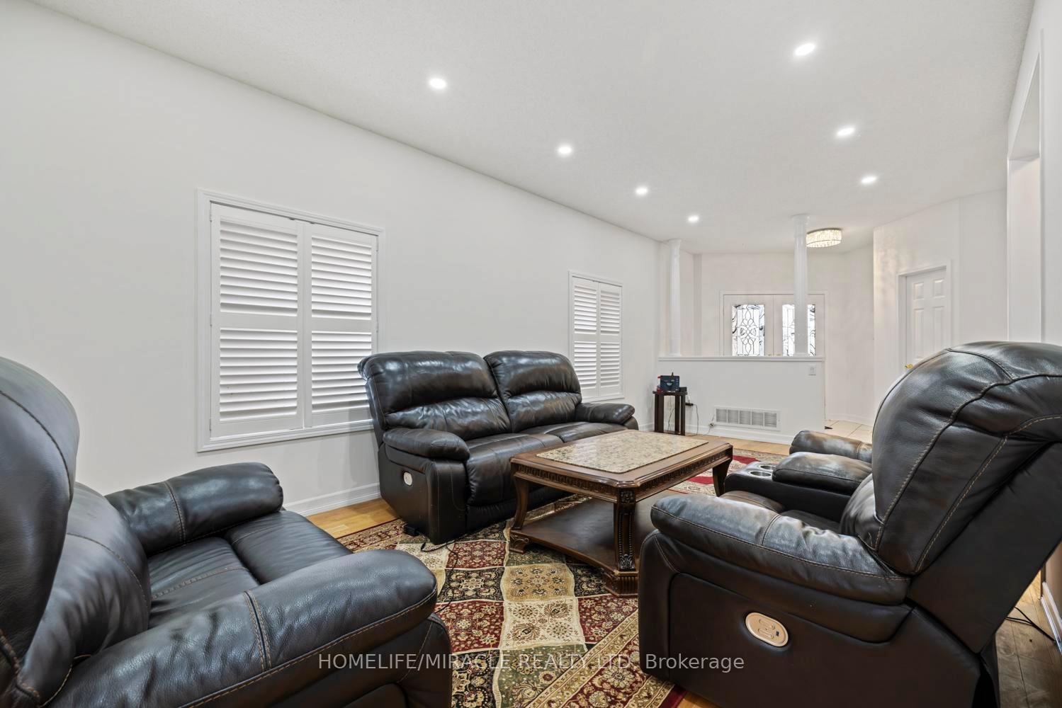 6405 Valiant Hts, Mississauga, ON L5W1E2 | 4 Bedroom 4 Bathroom Detached House | Image 18