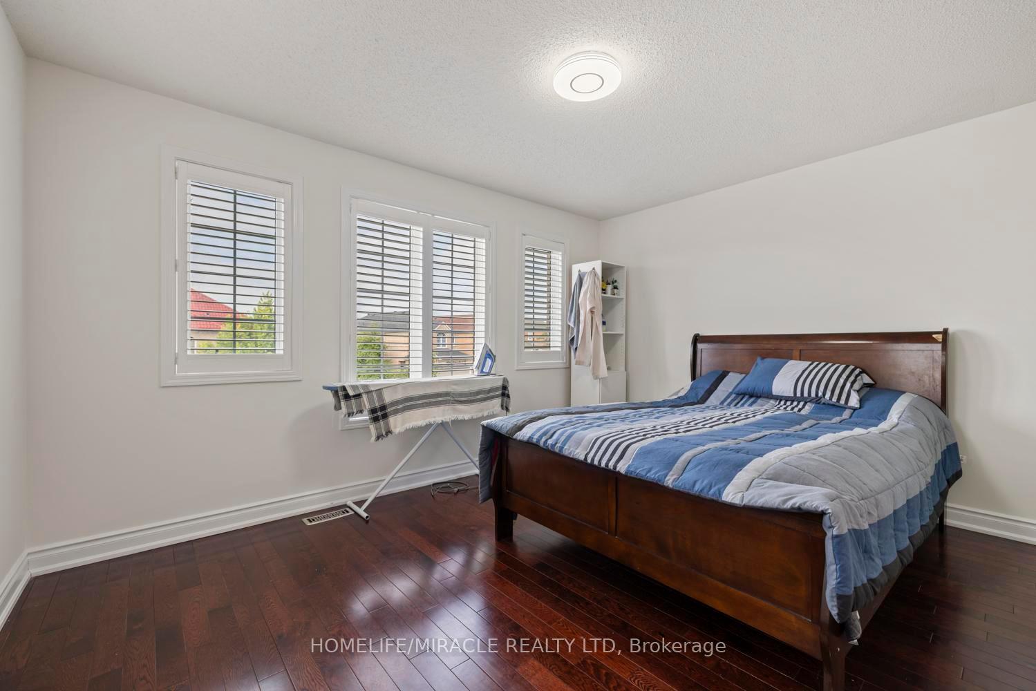 6405 Valiant Hts, Mississauga, ON L5W1E2 | 4 Bedroom 4 Bathroom Detached House | Image 23