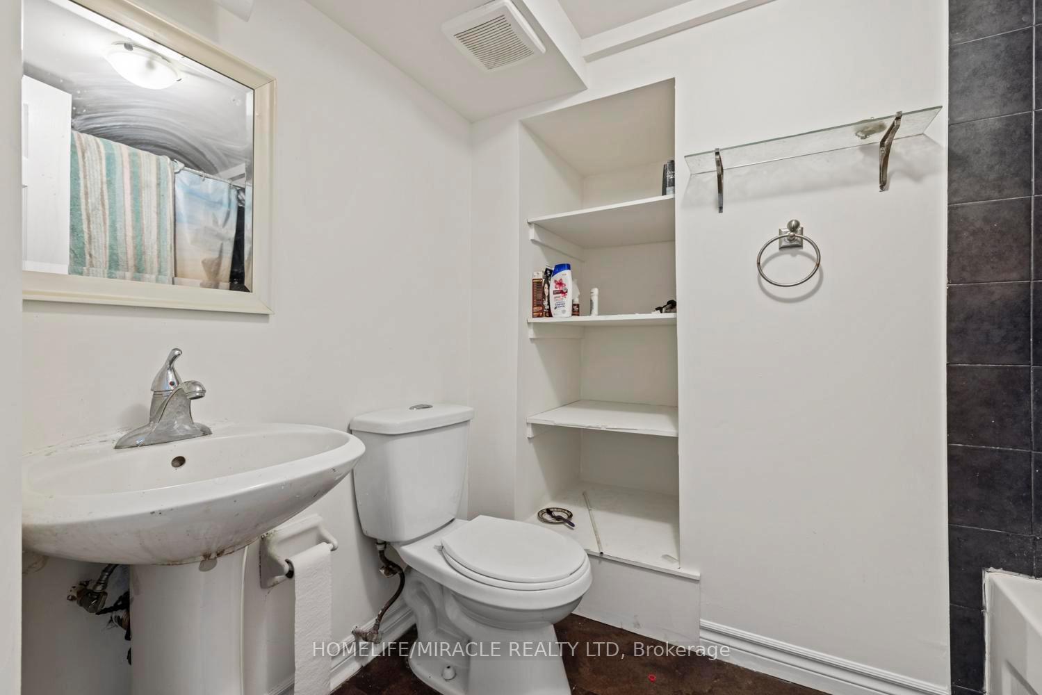 6405 Valiant Hts, Mississauga, ON L5W1E2 | 4 Bedroom 4 Bathroom Detached House | Image 36