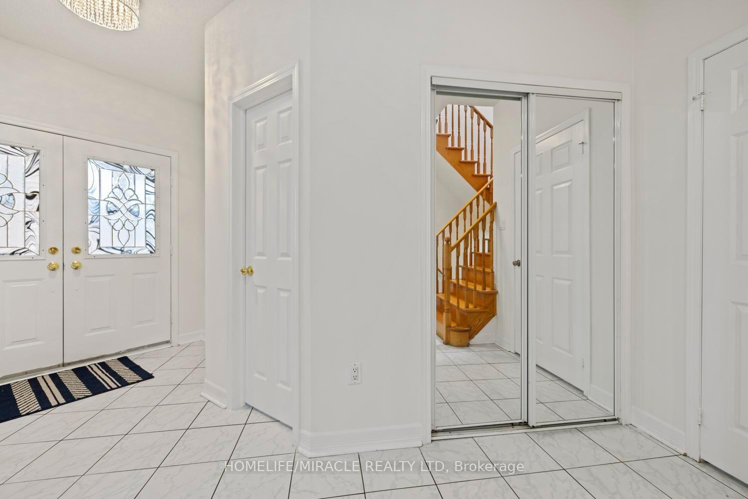 6405 Valiant Hts, Mississauga, ON L5W1E2 | 4 Bedroom 4 Bathroom Detached House | Image 8