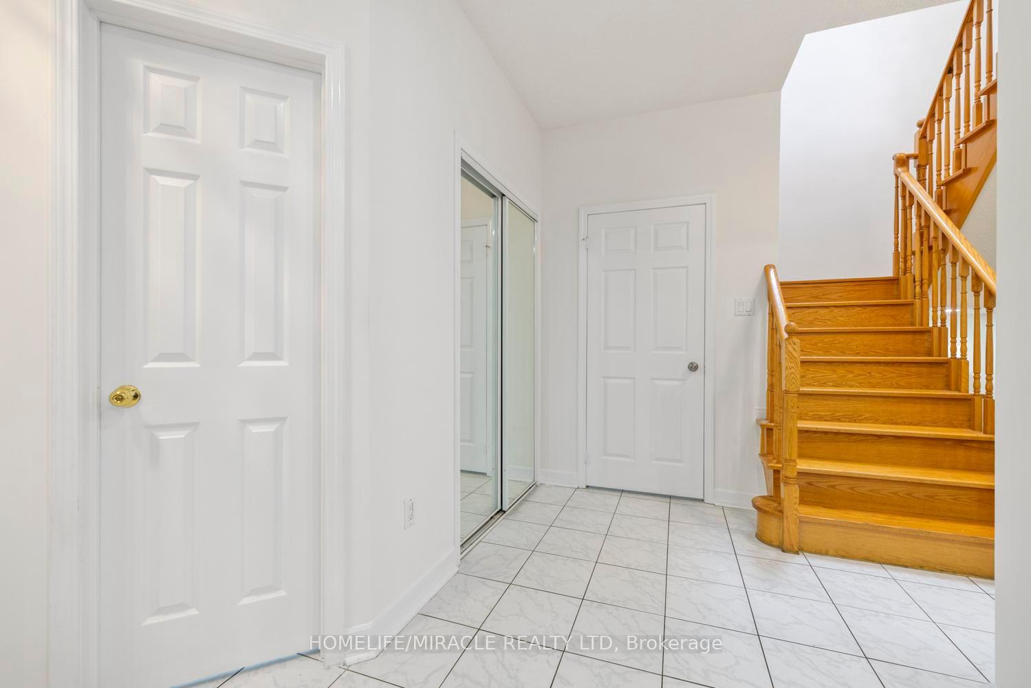 6405 Valiant Hts, Mississauga, ON L5W1E2 | 4 Bedroom 4 Bathroom Detached House | Image 9