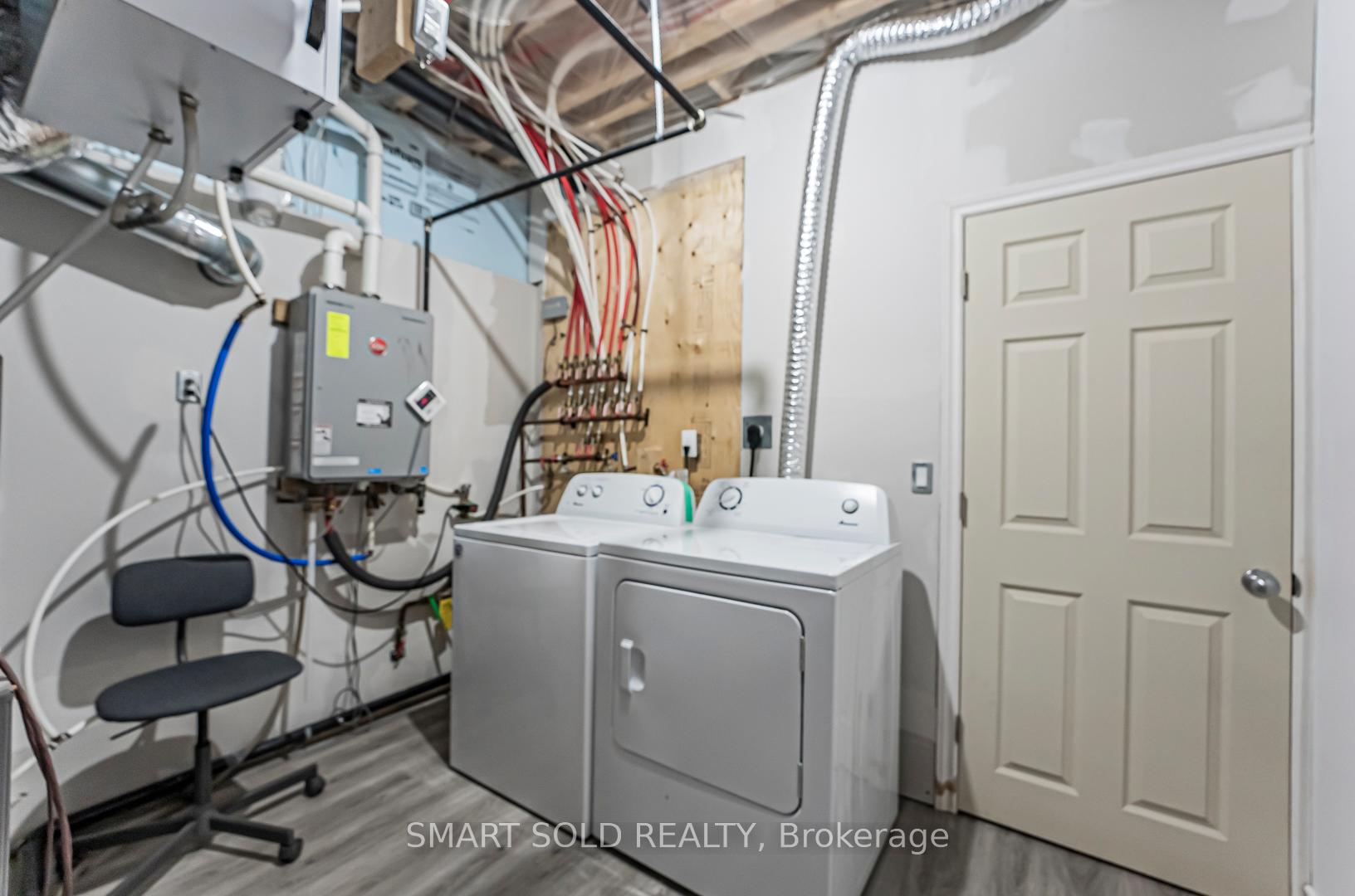 21 Harold St, Toronto, ON M8Z3R4 | 3 Bedroom 4 Bathroom Detached House | Image 34