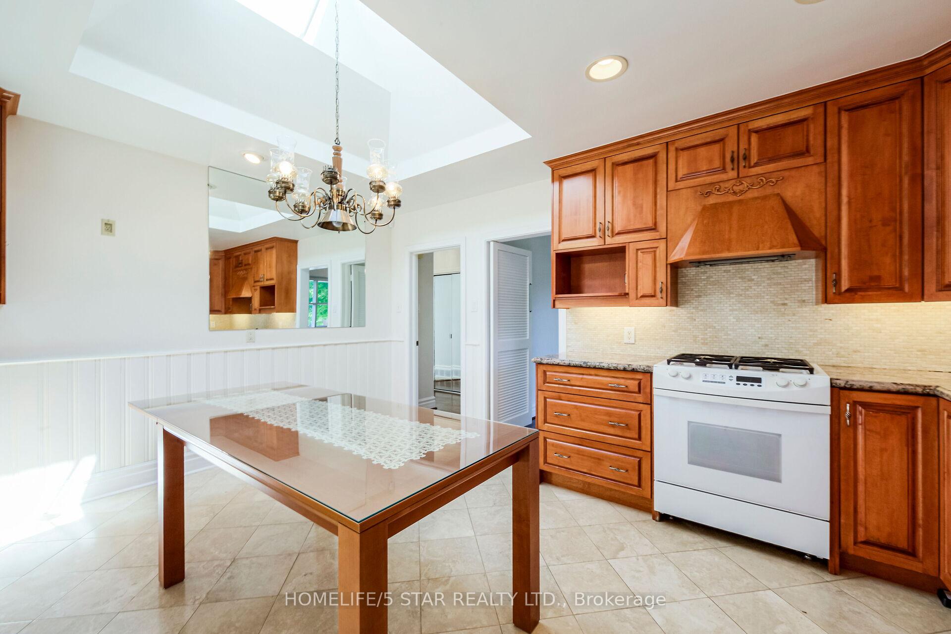 65 Ravensbourne Cres, Toronto, ON M9A2B1 | 3 Bedroom 3 Bathroom Detached House | Image 14