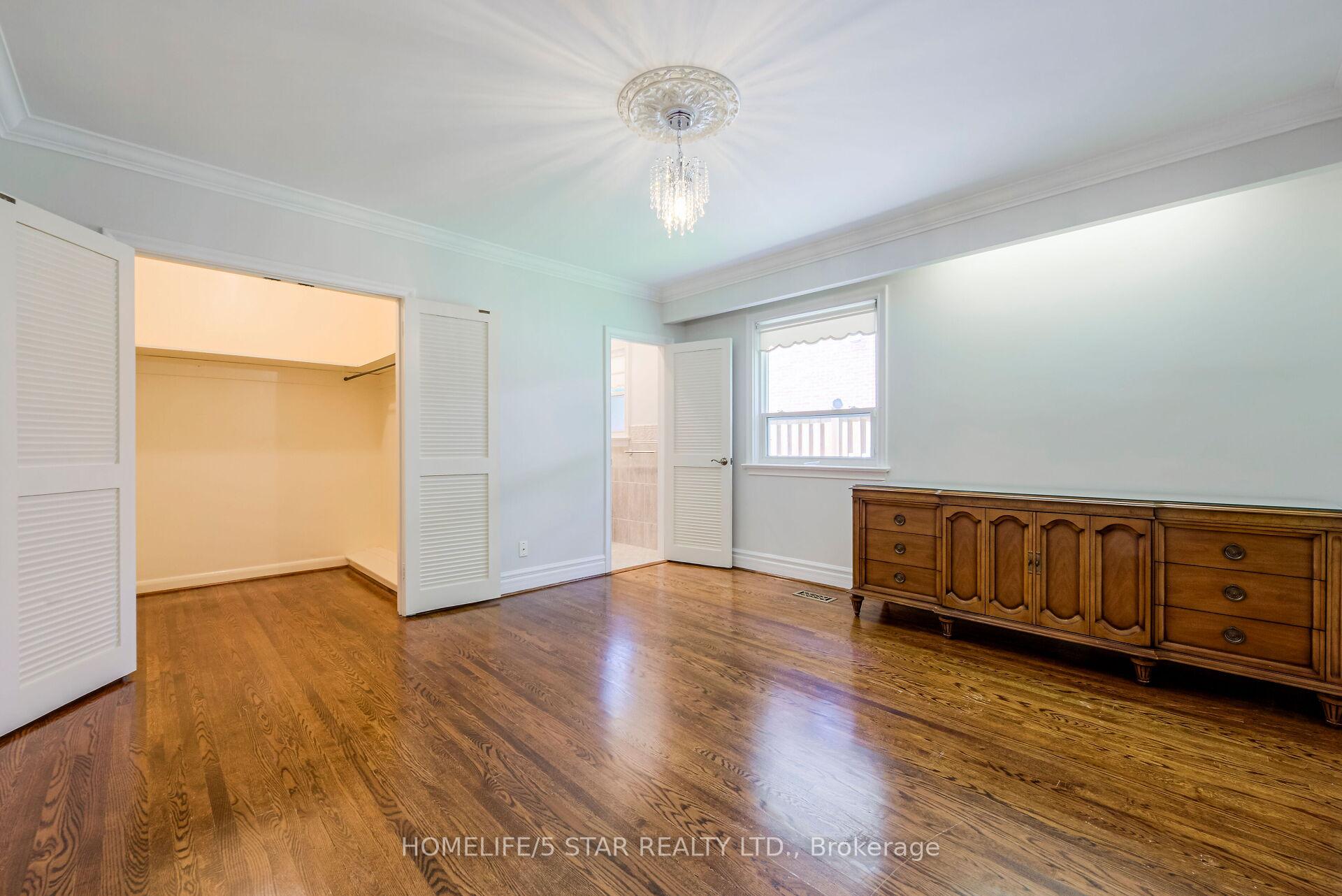 65 Ravensbourne Cres, Toronto, ON M9A2B1 | 3 Bedroom 3 Bathroom Detached House | Image 16