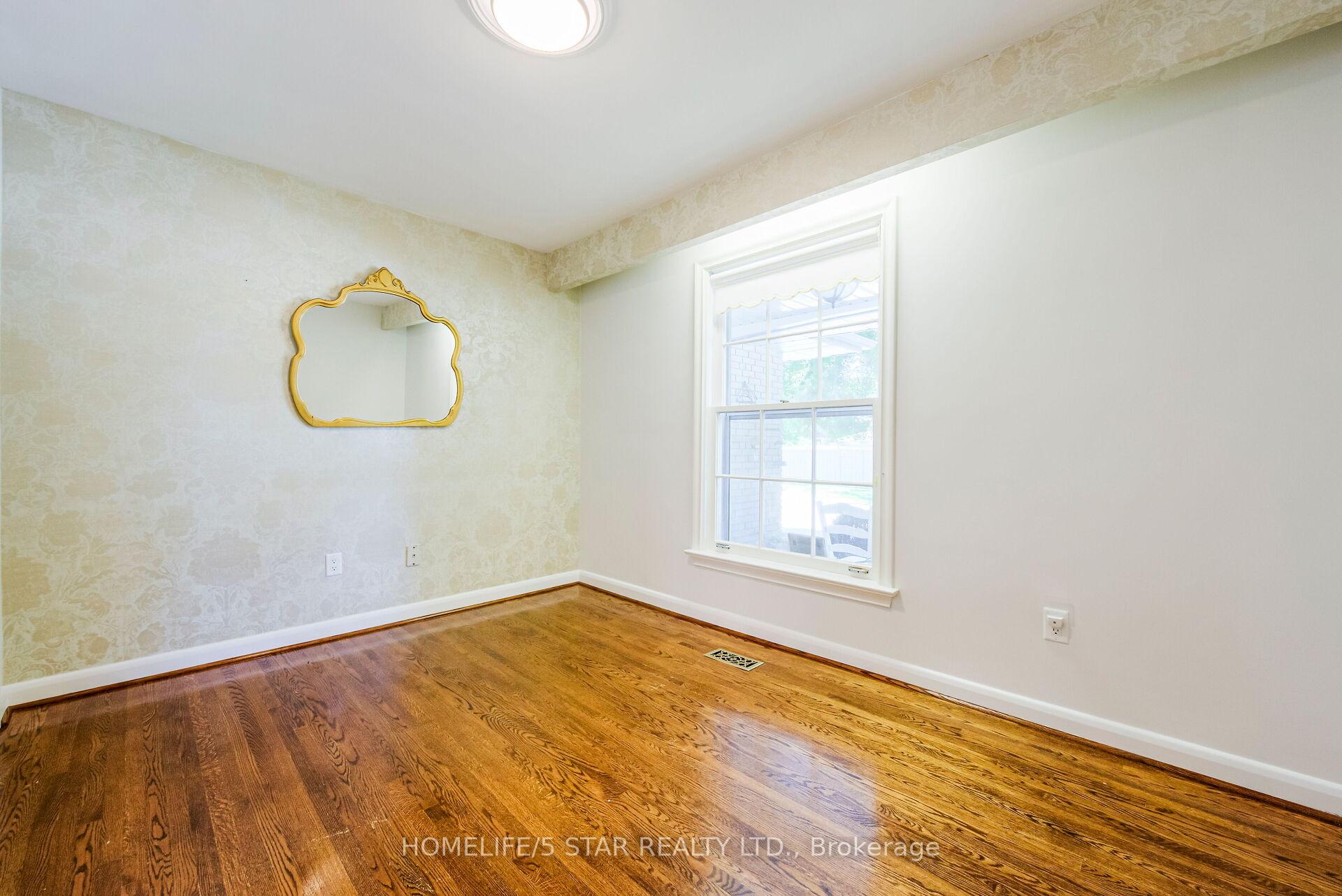 65 Ravensbourne Cres, Toronto, ON M9A2B1 | 3 Bedroom 3 Bathroom Detached House | Image 19