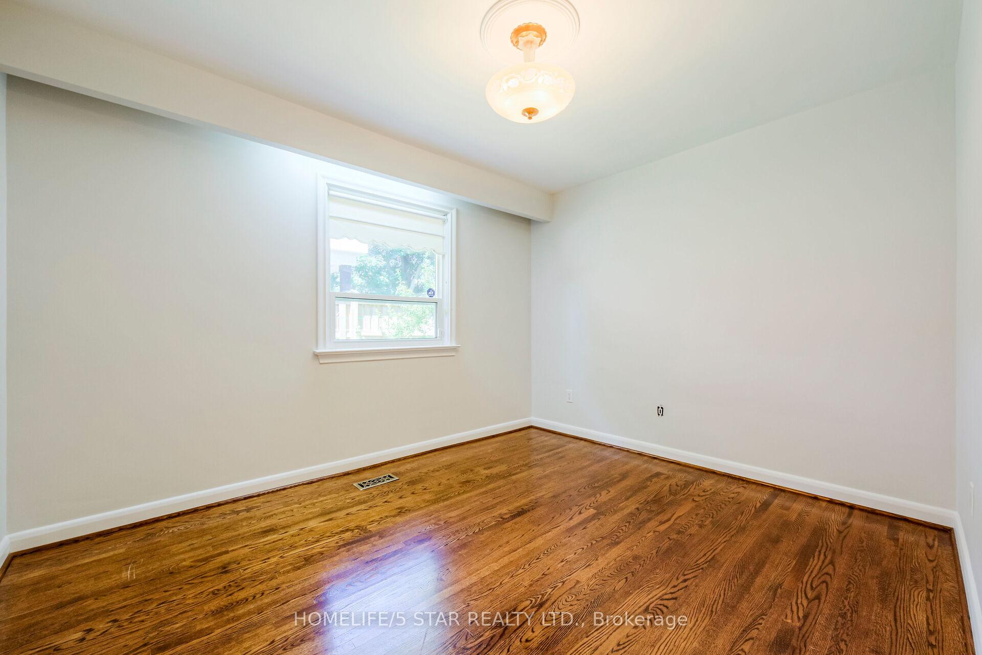 65 Ravensbourne Cres, Toronto, ON M9A2B1 | 3 Bedroom 3 Bathroom Detached House | Image 20