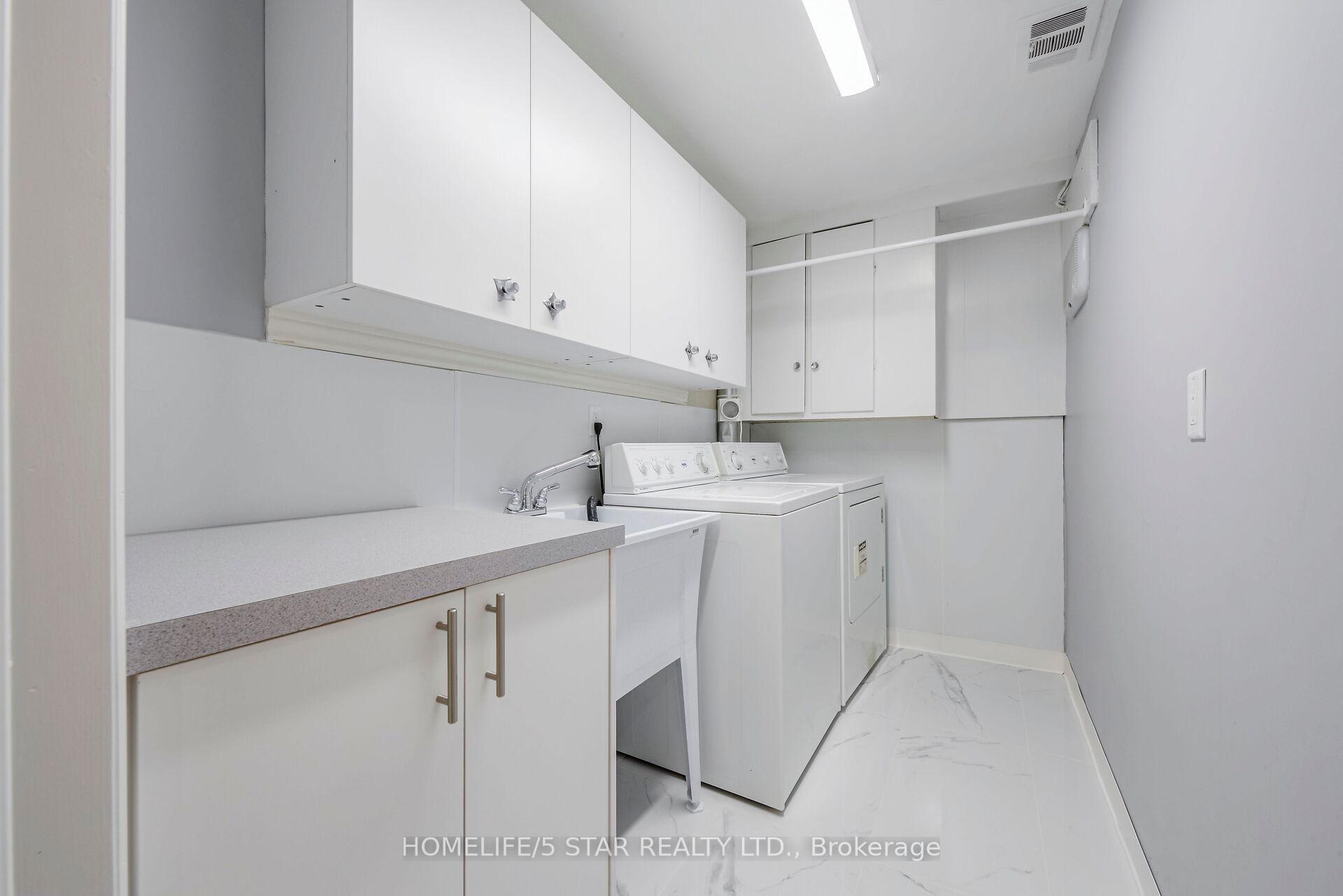 65 Ravensbourne Cres, Toronto, ON M9A2B1 | 3 Bedroom 3 Bathroom Detached House | Image 32