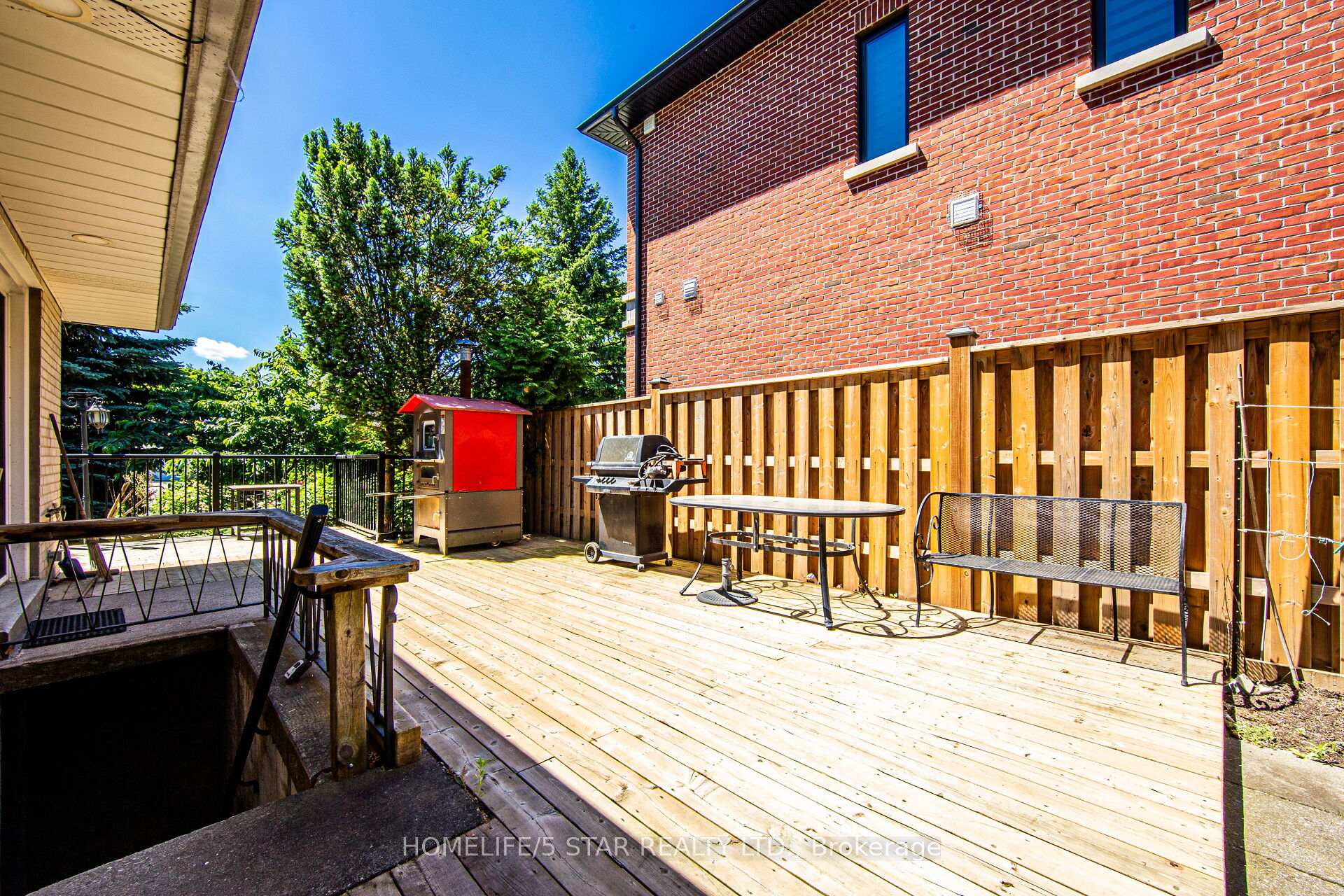 65 Ravensbourne Cres, Toronto, ON M9A2B1 | 3 Bedroom 3 Bathroom Detached House | Image 34