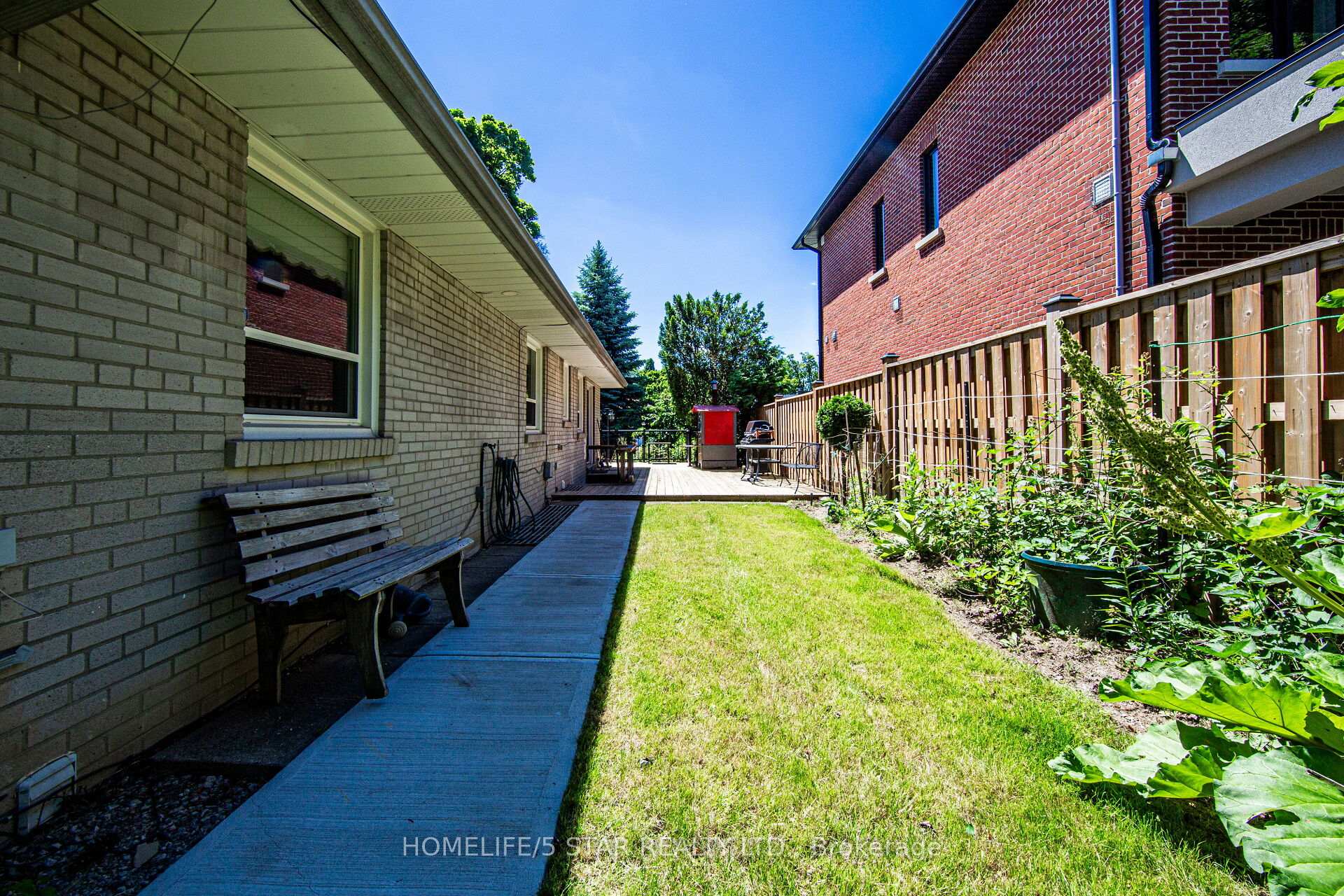 65 Ravensbourne Cres, Toronto, ON M9A2B1 | 3 Bedroom 3 Bathroom Detached House | Image 35