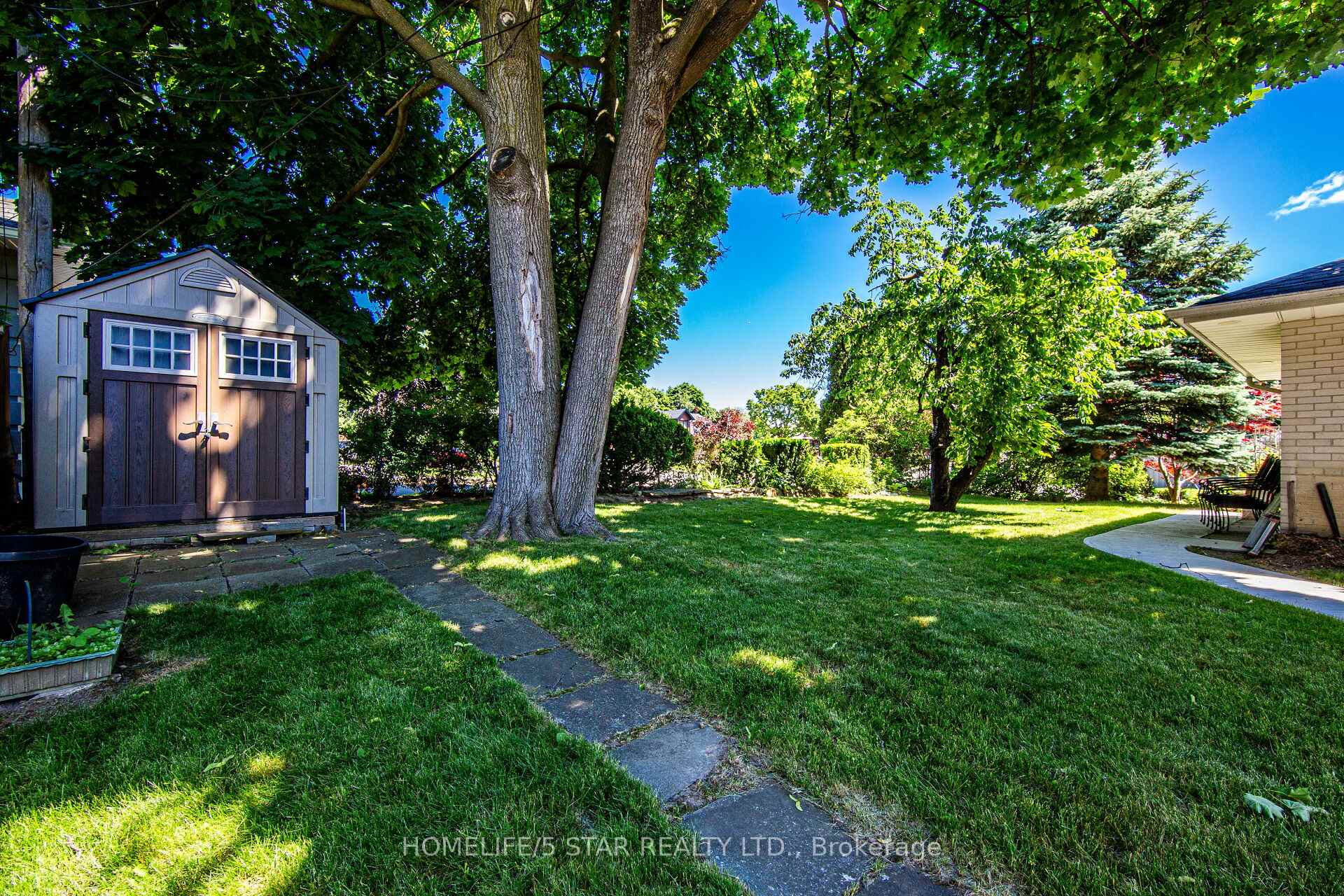 65 Ravensbourne Cres, Toronto, ON M9A2B1 | 3 Bedroom 3 Bathroom Detached House | Image 37