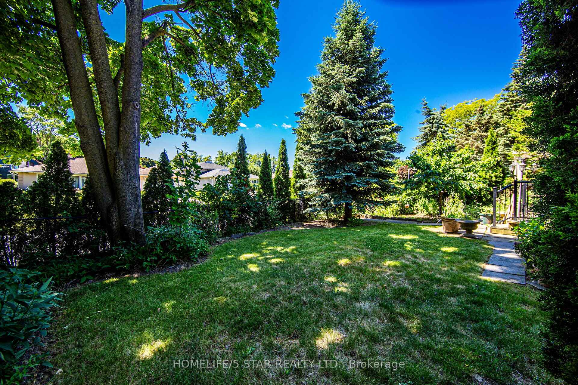 65 Ravensbourne Cres, Toronto, ON M9A2B1 | 3 Bedroom 3 Bathroom Detached House | Image 38