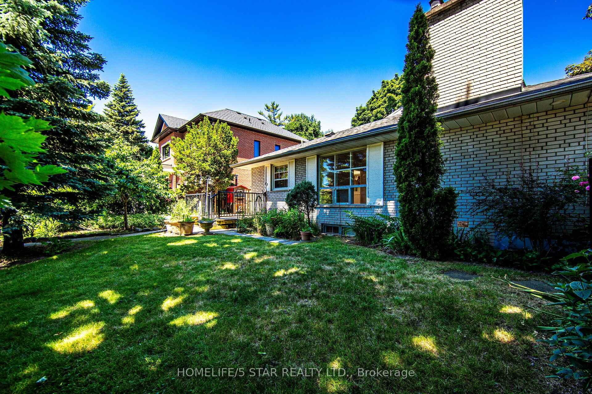 65 Ravensbourne Cres, Toronto, ON M9A2B1 | 3 Bedroom 3 Bathroom Detached House | Image 39