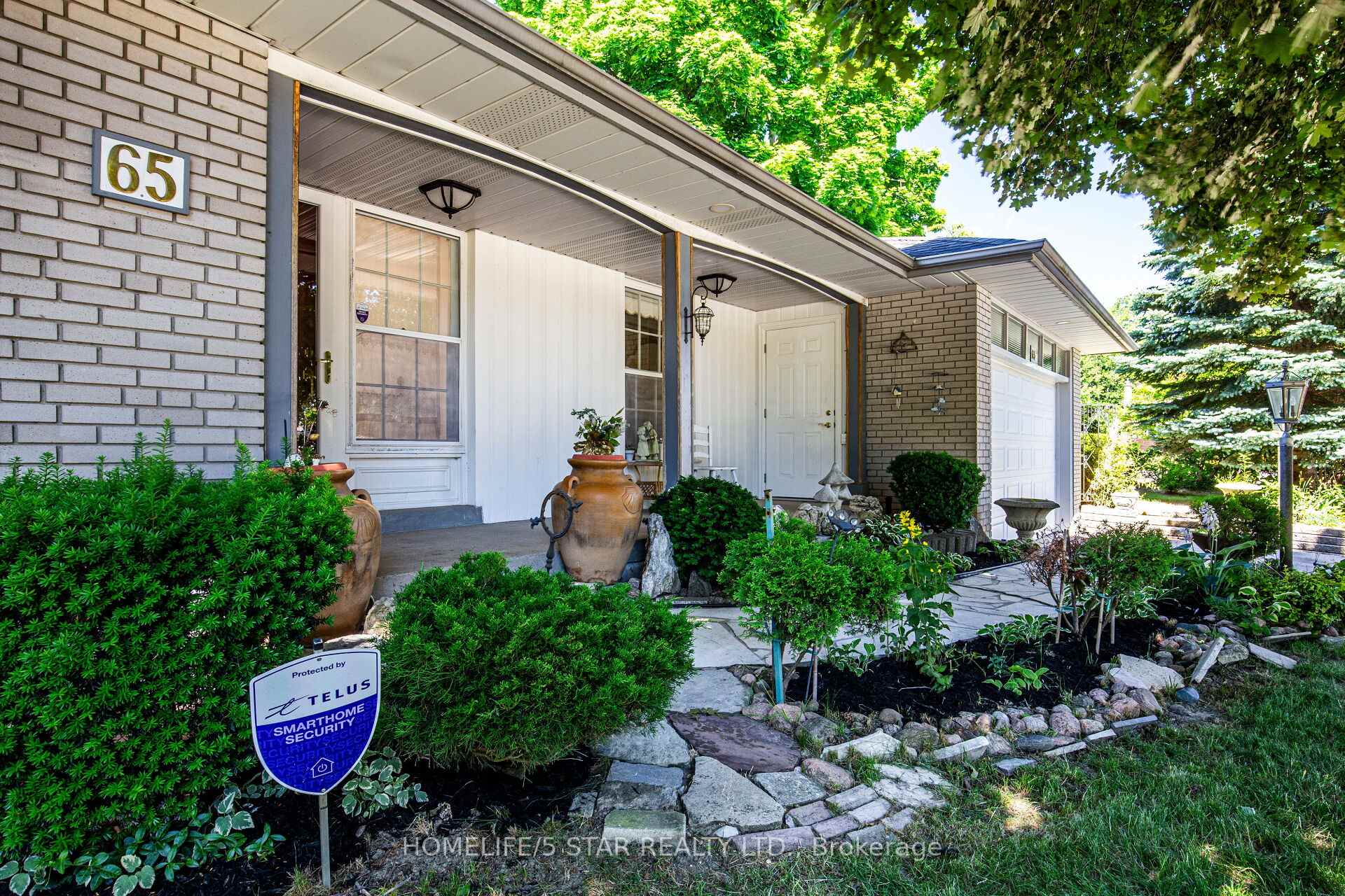 65 Ravensbourne Cres, Toronto, ON M9A2B1 | 3 Bedroom 3 Bathroom Detached House | Image 4