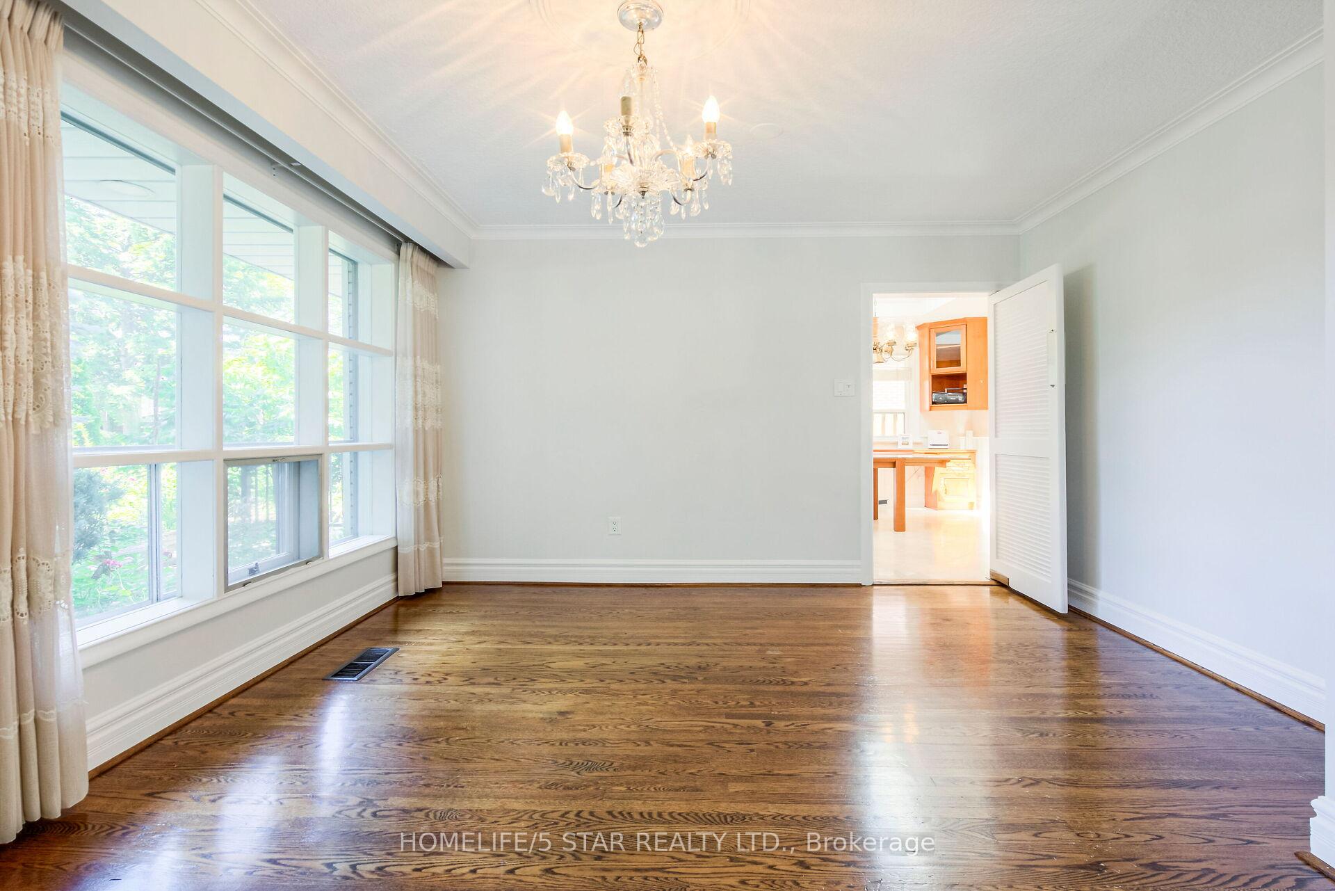 65 Ravensbourne Cres, Toronto, ON M9A2B1 | 3 Bedroom 3 Bathroom Detached House | Image 9