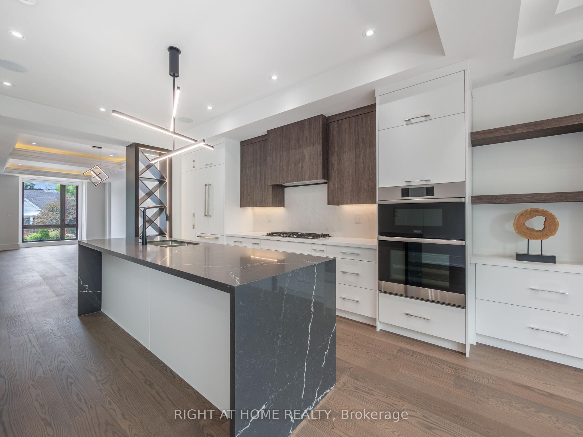 327 Melrose St, Toronto, ON M8Z1G7 | 3 Bedroom 5 Bathroom Detached House | Image 10