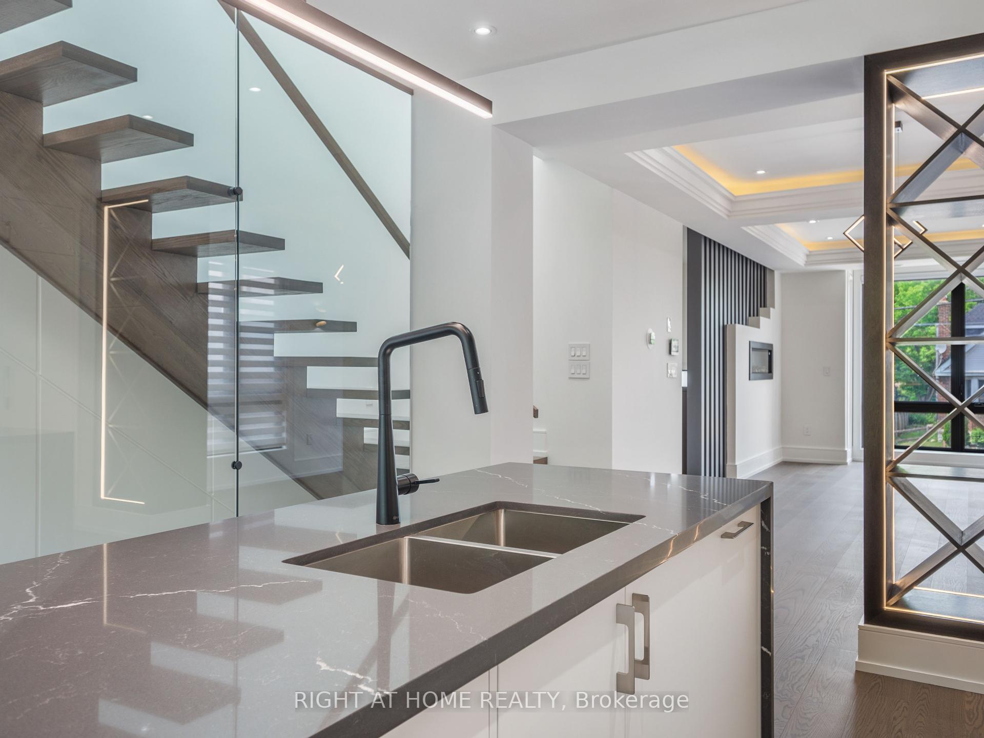 327 Melrose St, Toronto, ON M8Z1G7 | 3 Bedroom 5 Bathroom Detached House | Image 12