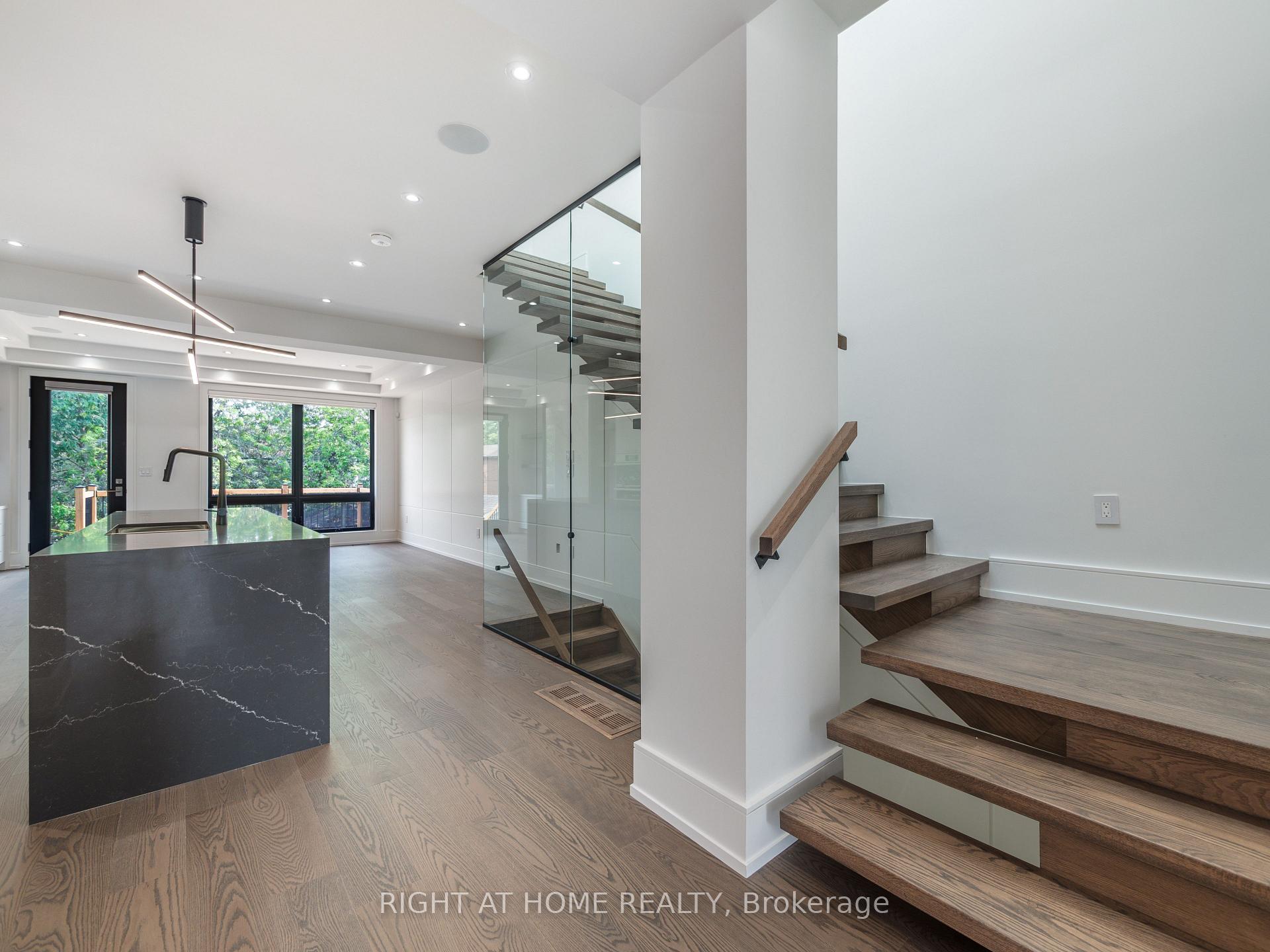 327 Melrose St, Toronto, ON M8Z1G7 | 3 Bedroom 5 Bathroom Detached House | Image 15