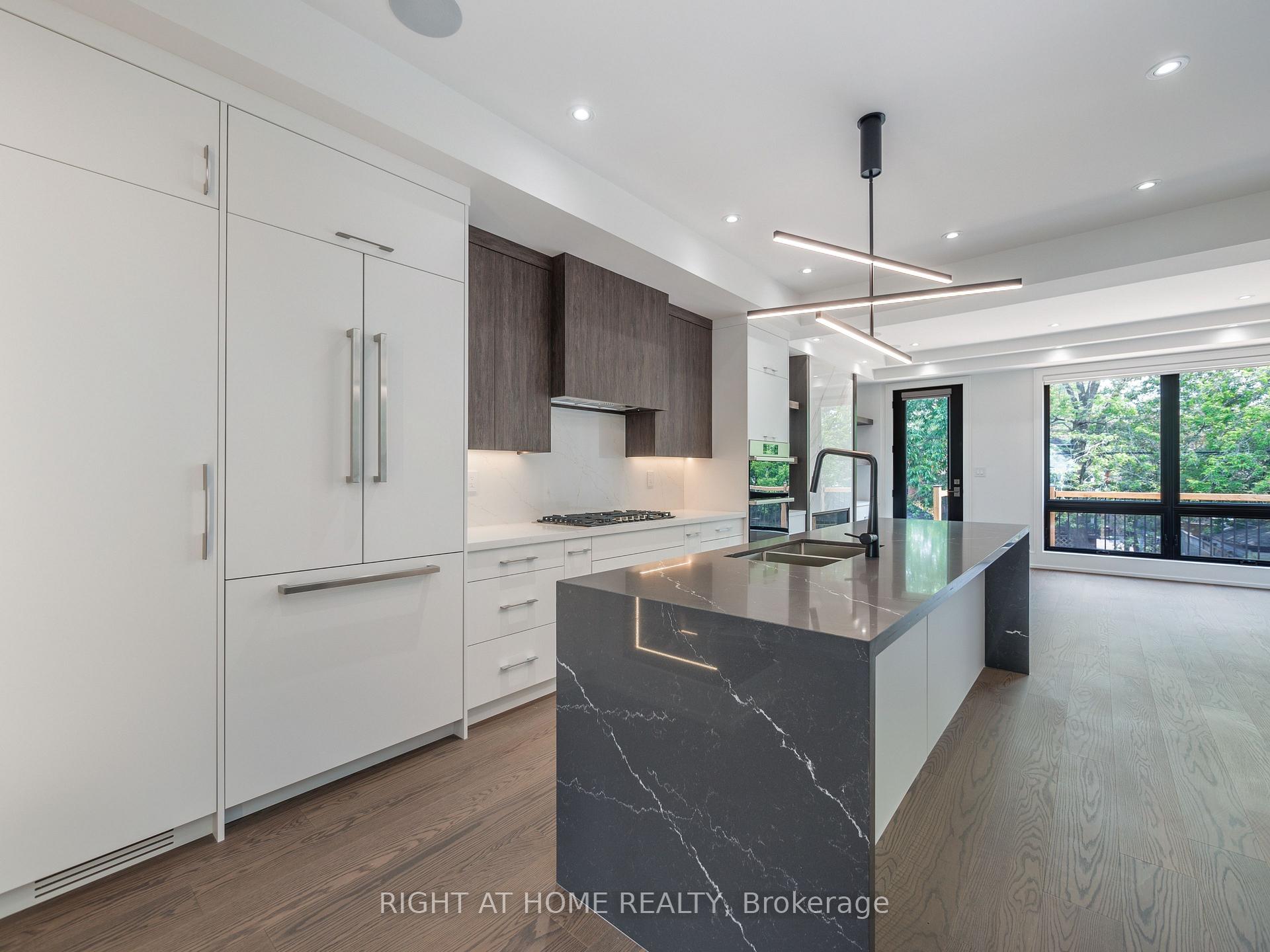 327 Melrose St, Toronto, ON M8Z1G7 | 3 Bedroom 5 Bathroom Detached House | Image 16