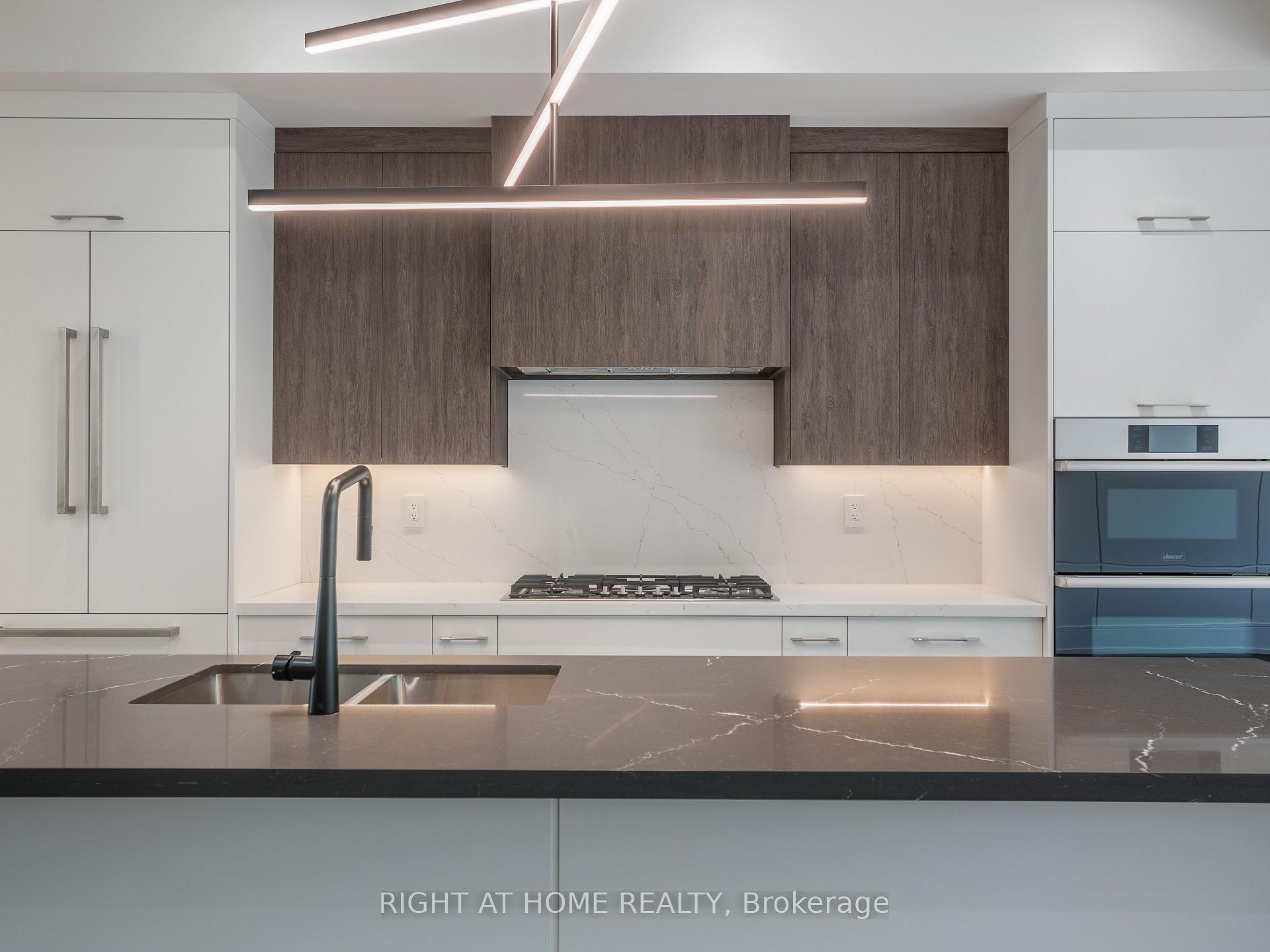 327 Melrose St, Toronto, ON M8Z1G7 | 3 Bedroom 5 Bathroom Detached House | Image 19