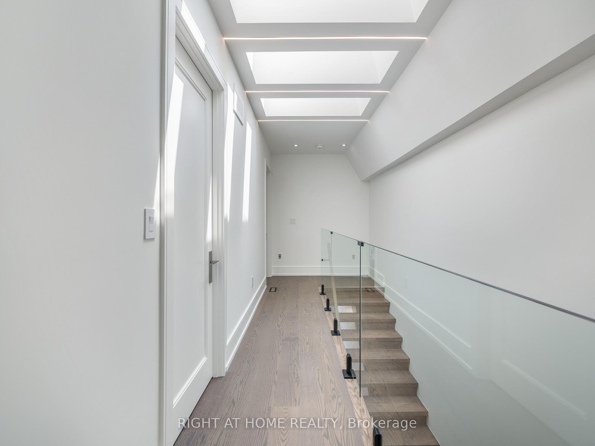 327 Melrose St, Toronto, ON M8Z1G7 | 3 Bedroom 5 Bathroom Detached House | Image 20